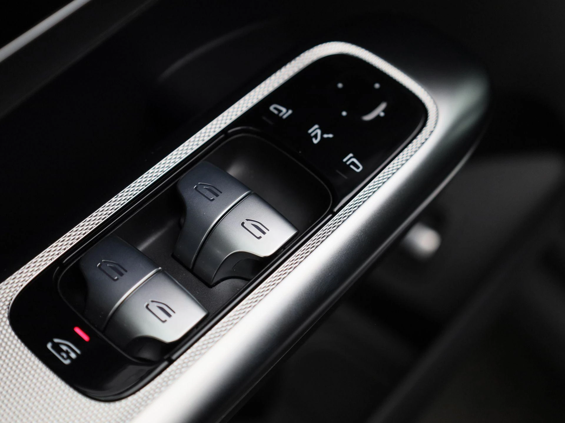 Mercedes-Benz-GLC-image-34
