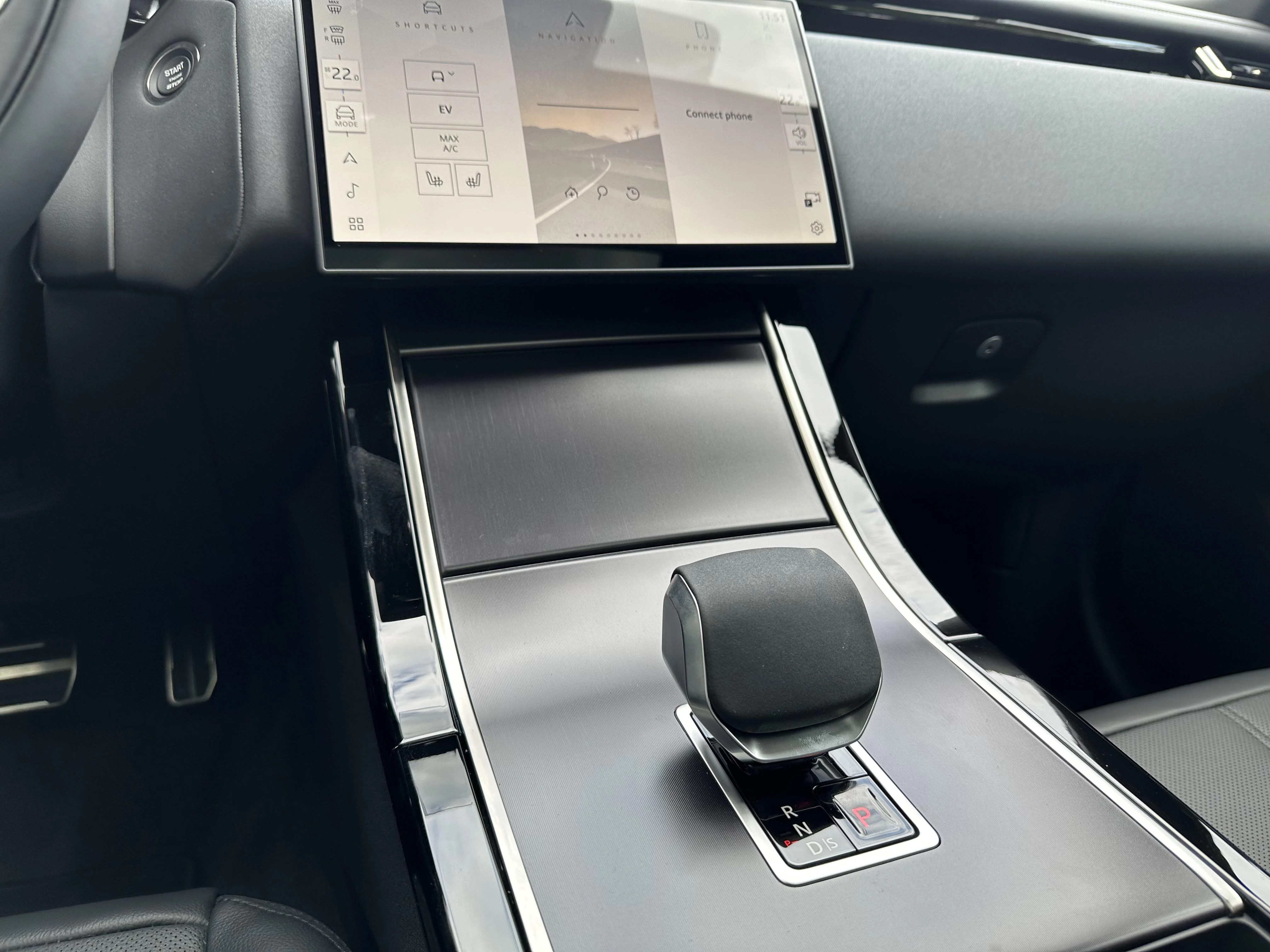 Land Rover-Range Rover Velar-image-29