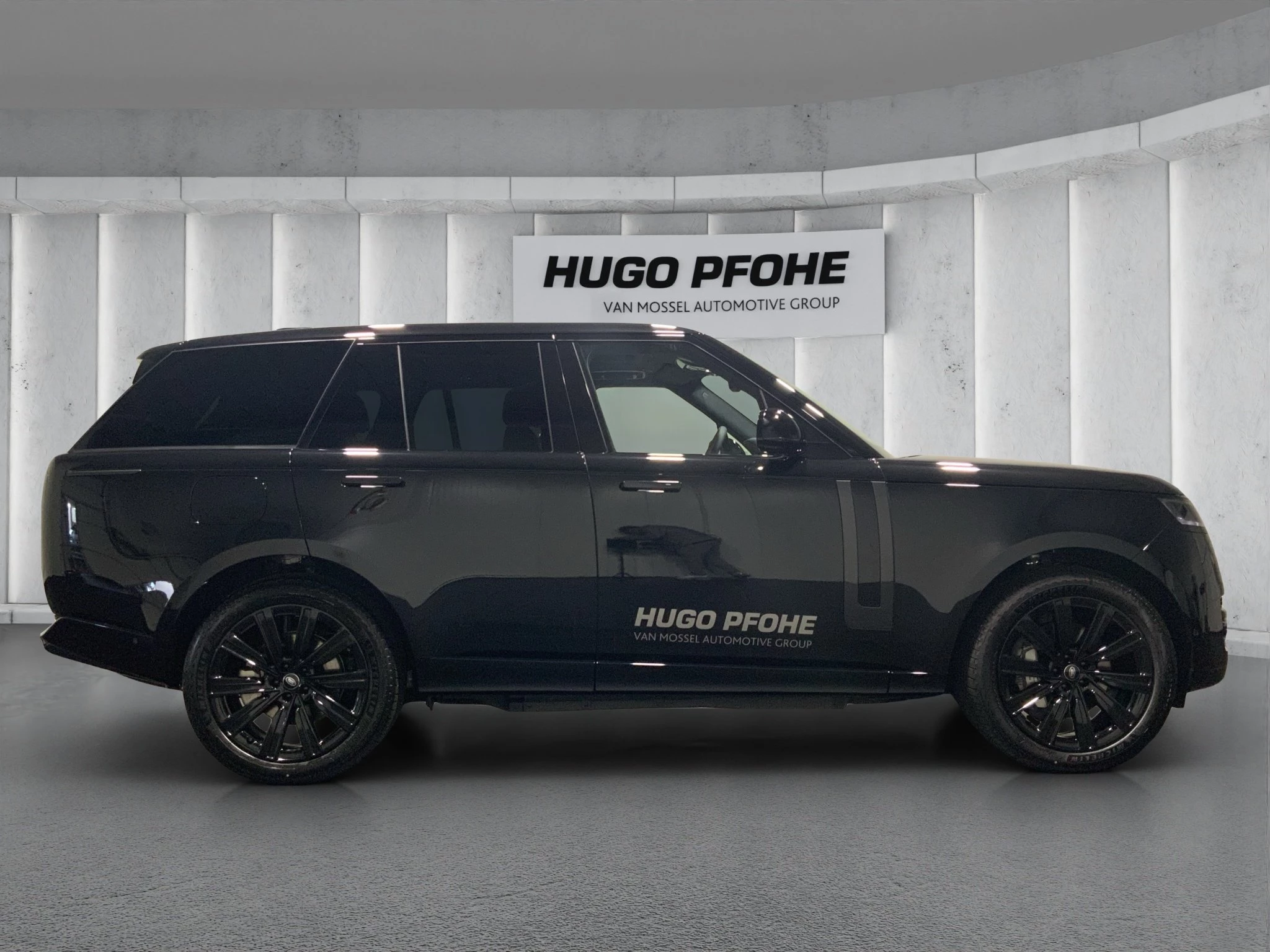 Land Rover-Range Rover-image-5