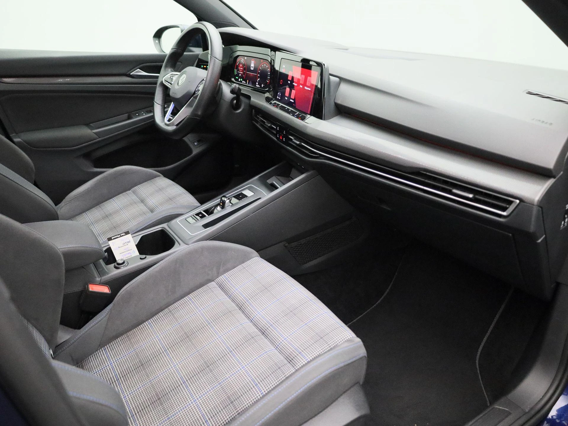 Volkswagen-Golf-image-41