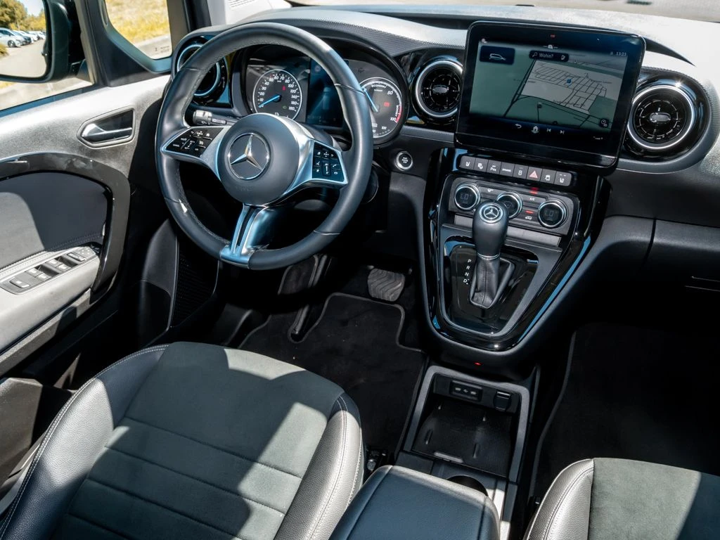 Mercedes-Benz-EQT 200-image-9
