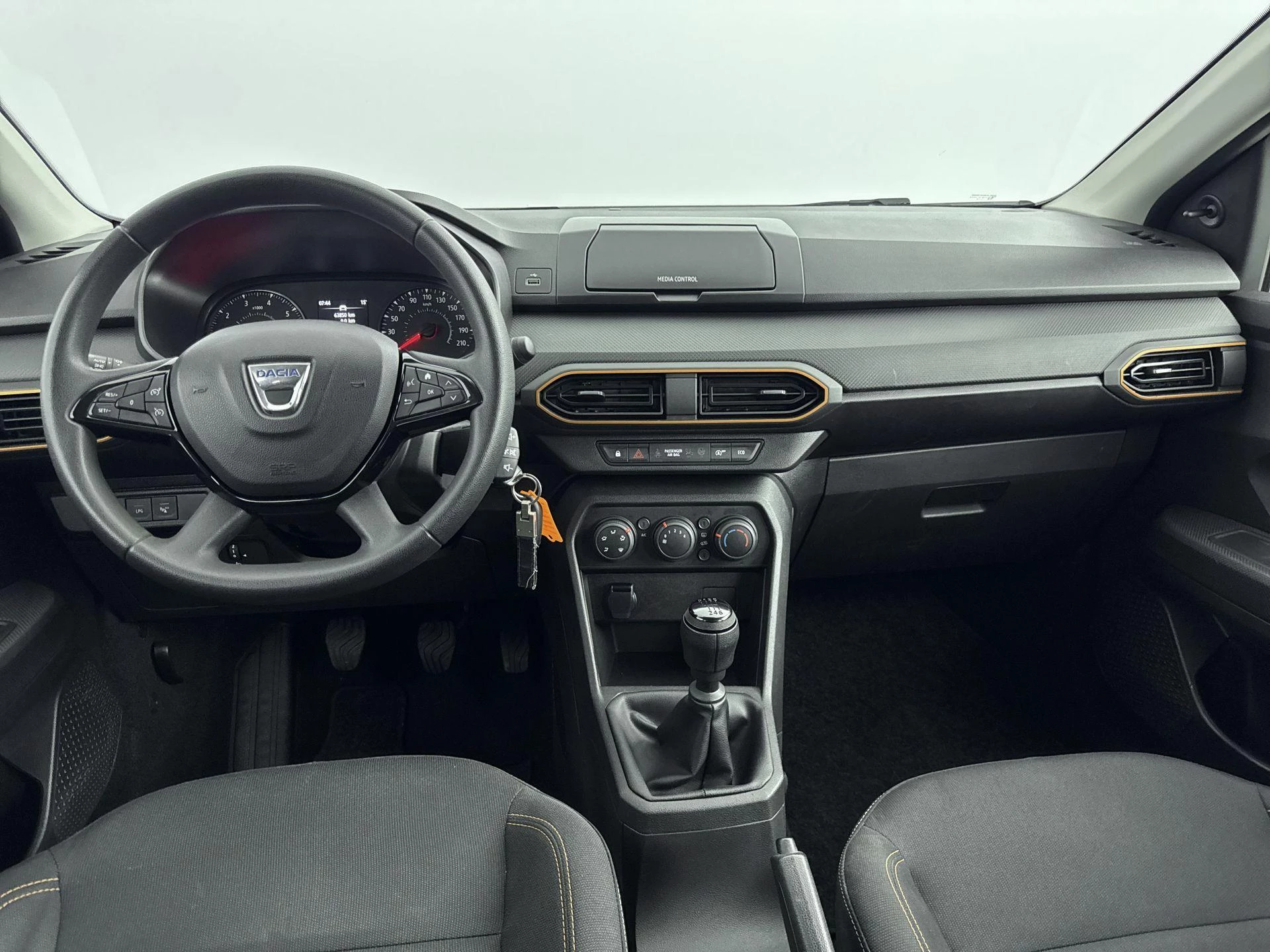 Dacia-Sandero-image-17