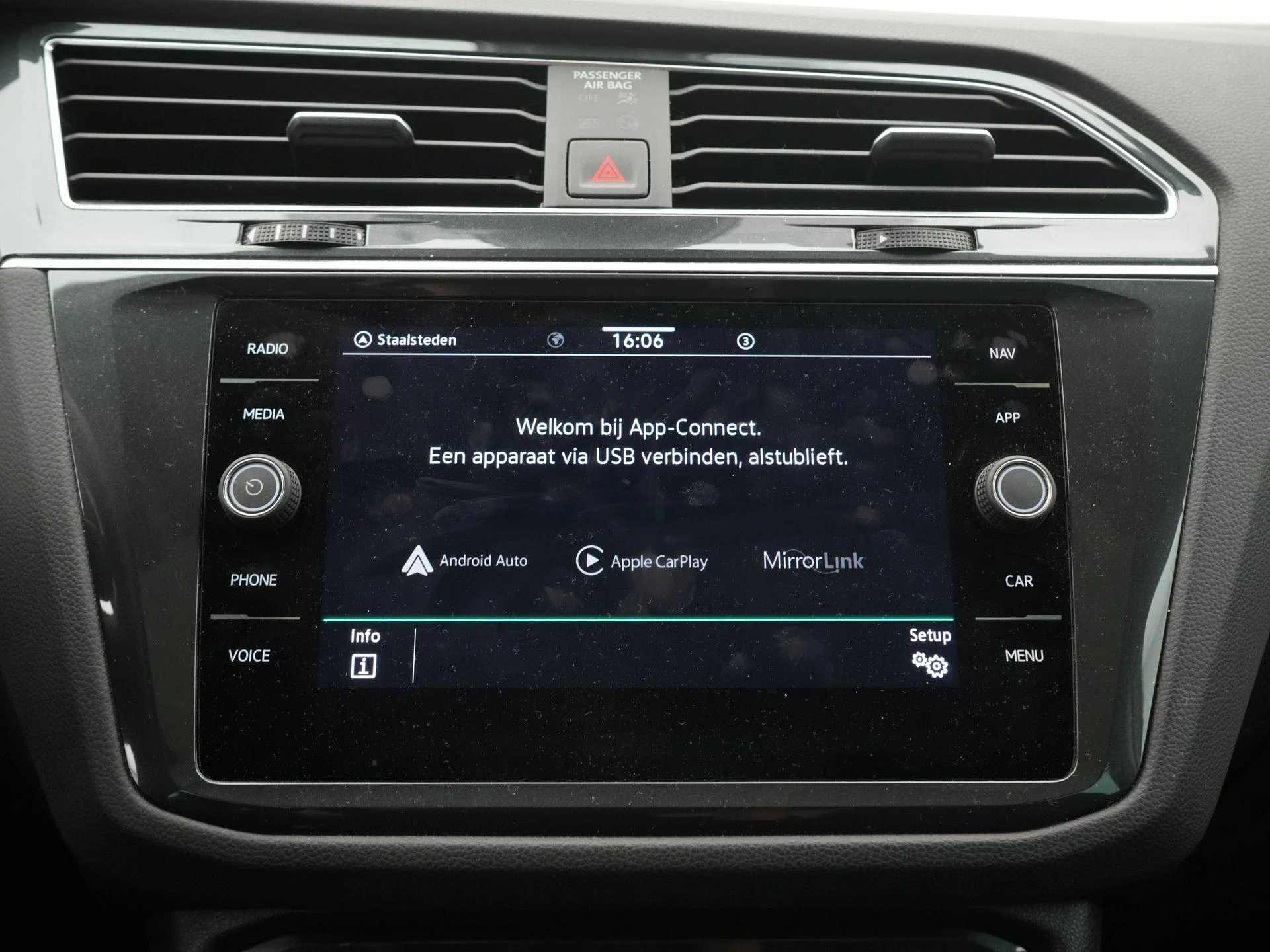 Volkswagen-Tiguan-image-15