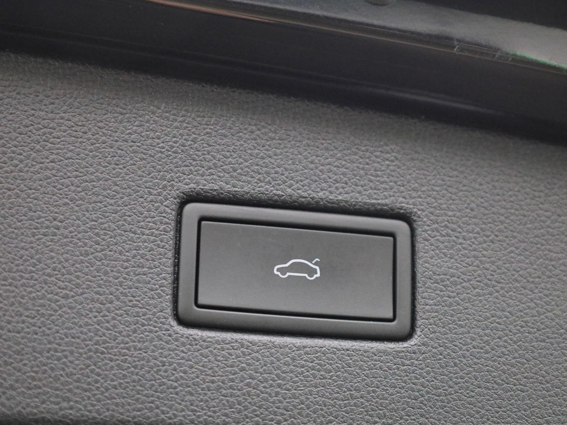 Volkswagen-Tiguan-image-14