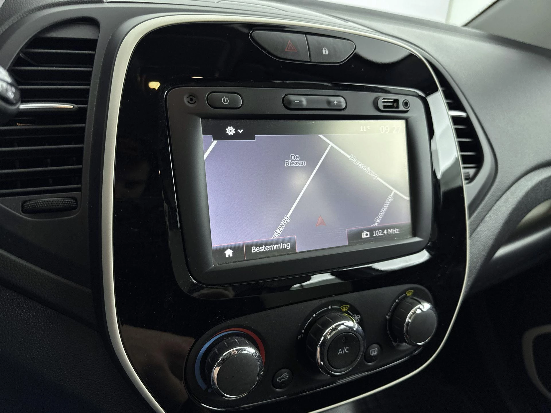 Renault-Captur-image-6