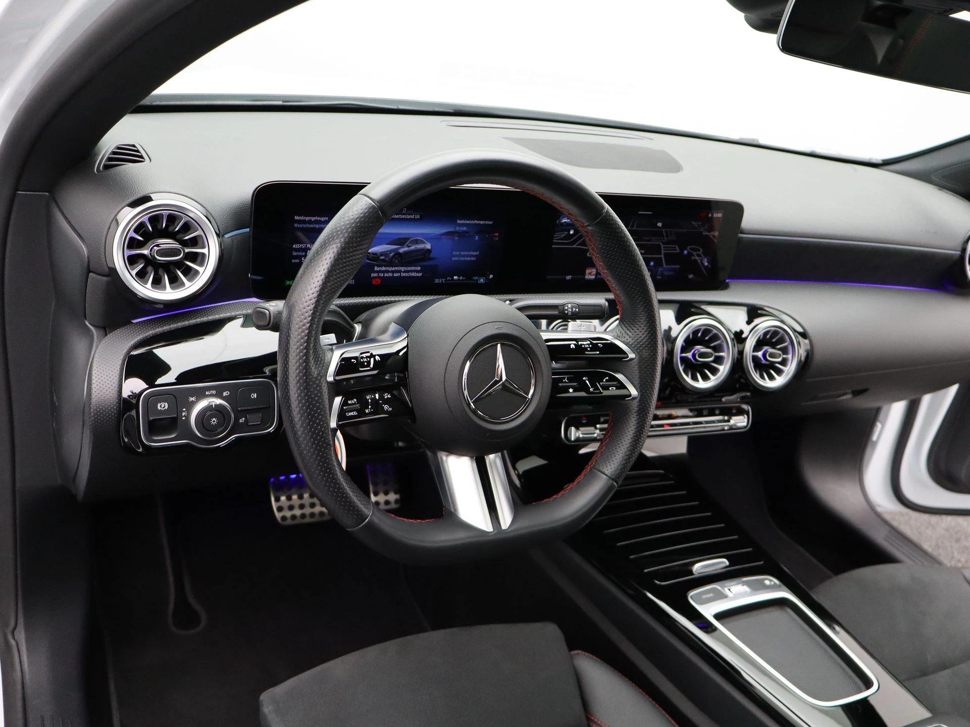 Mercedes-Benz-A-Klasse-image-28