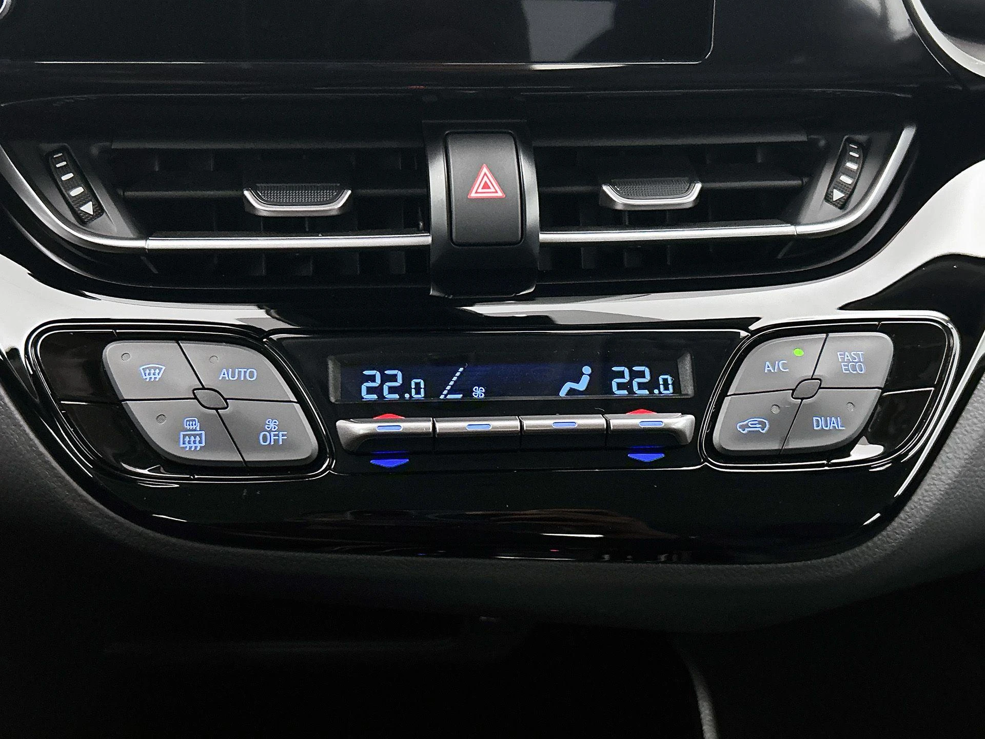 Toyota-C-HR-image-22