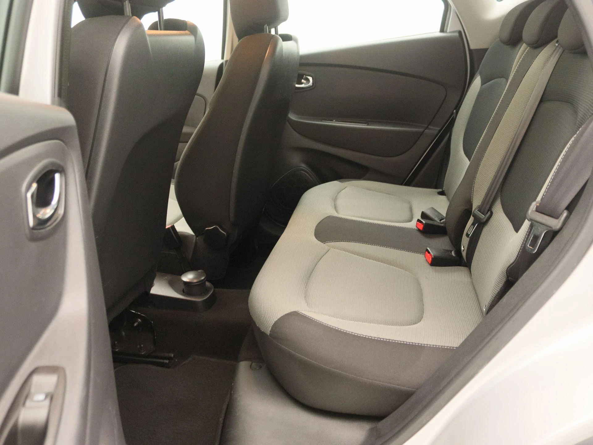 Renault-Captur-image-12