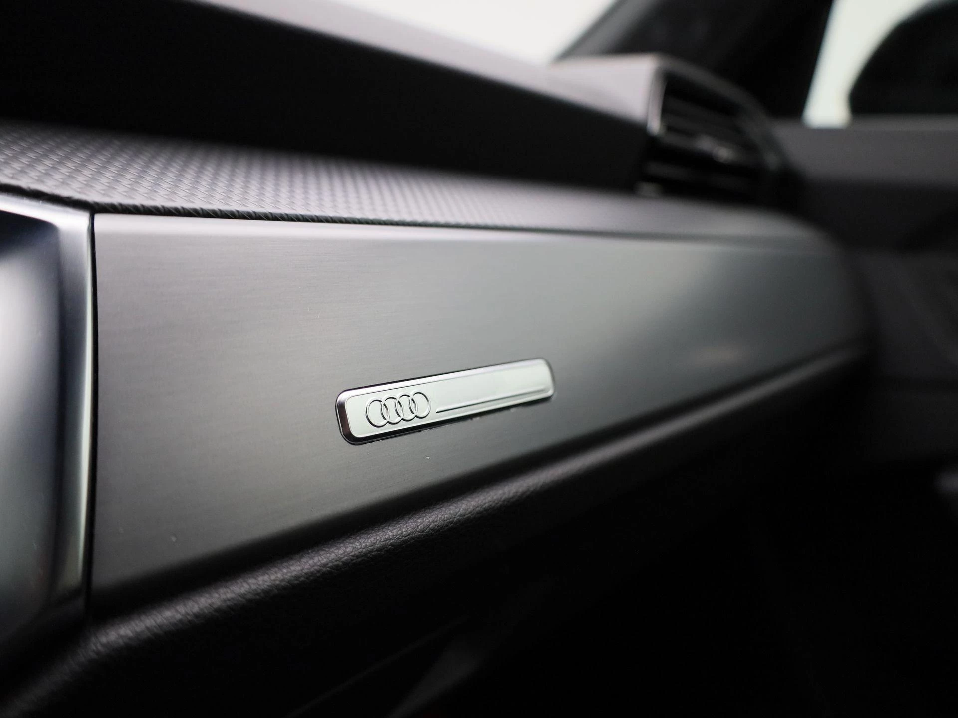 Audi-Q3-image-25