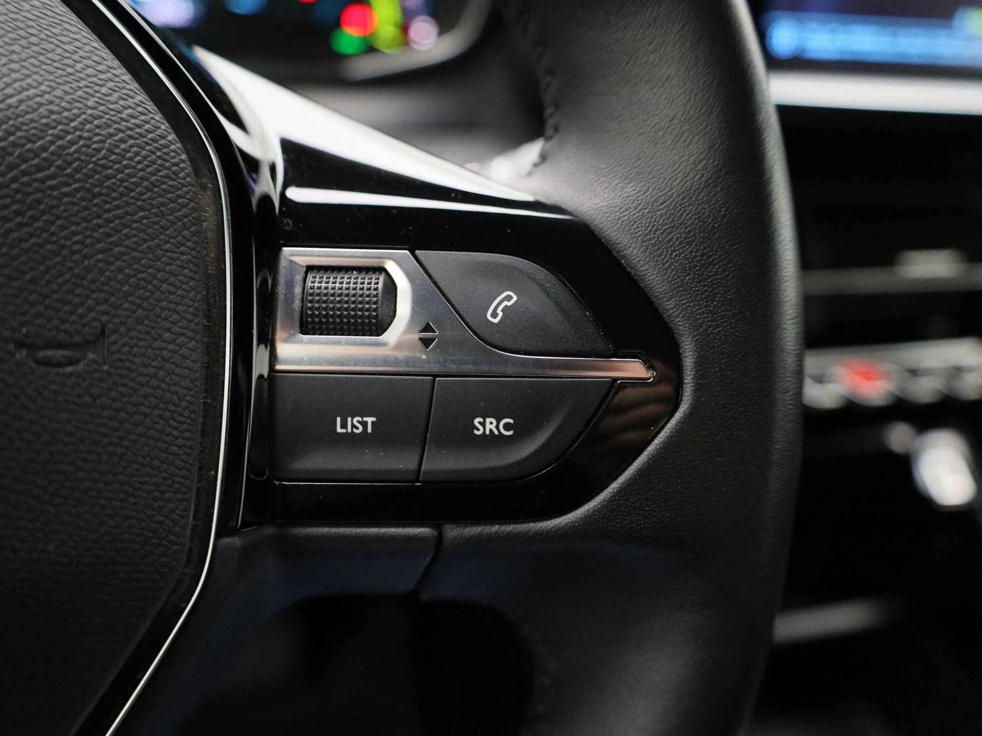 Peugeot e-2008 - 19