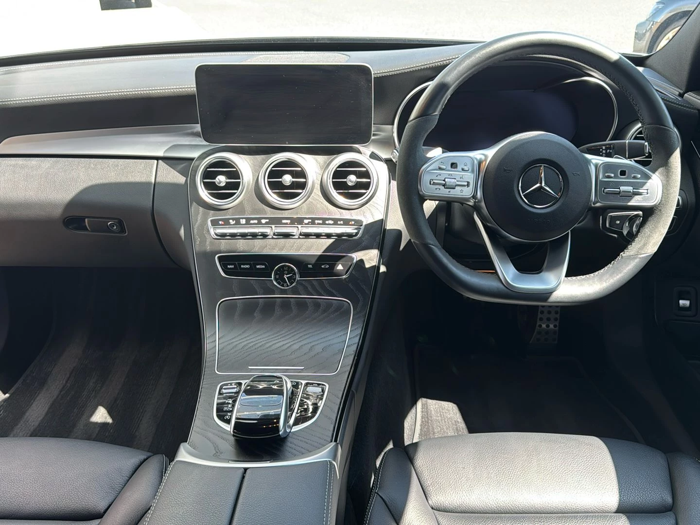 Mercedes-Benz C-Class CLASS C220d AMG Line Edition Premium 4dr 9G-Tronic