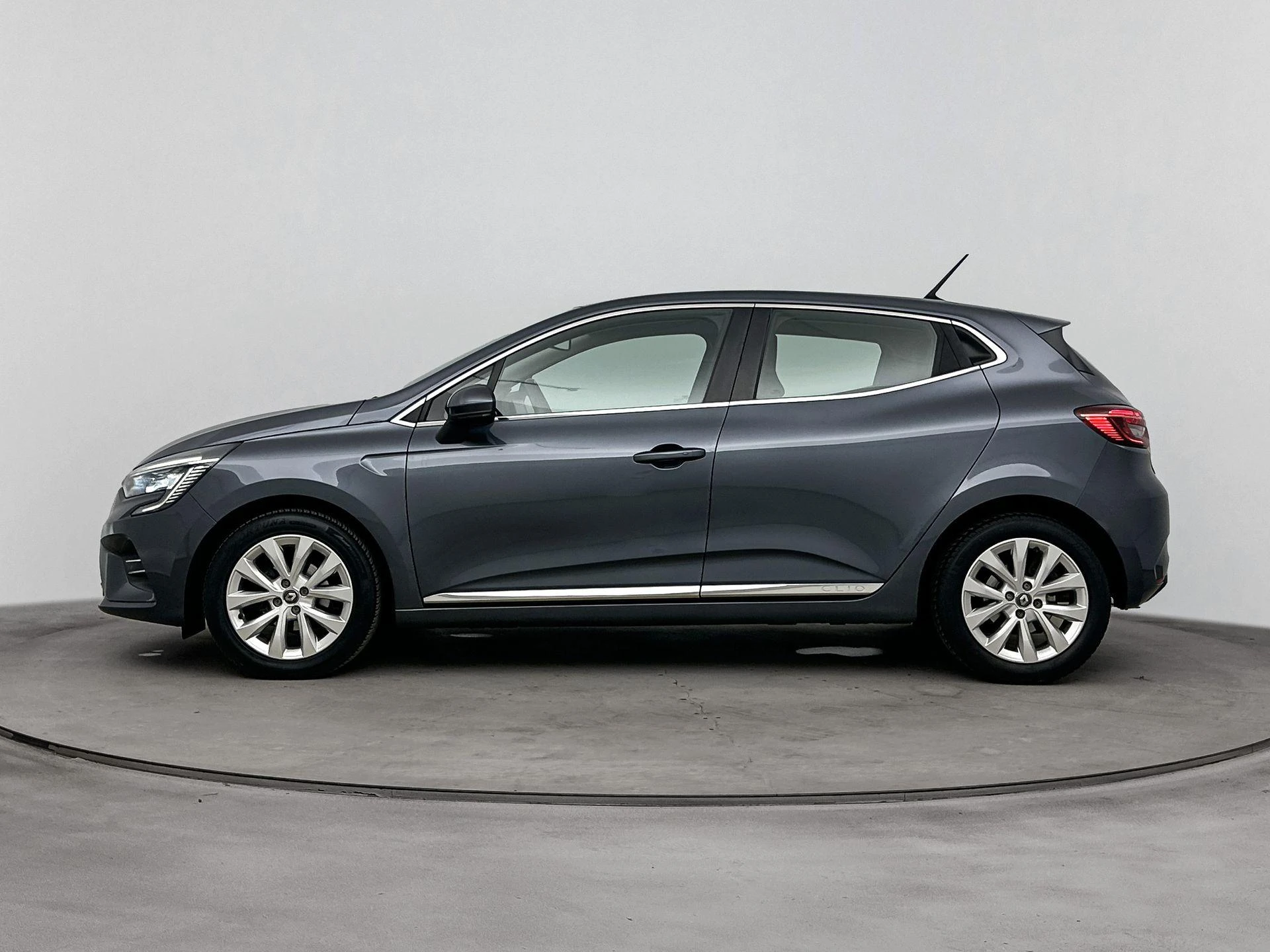 Renault-Clio-image-1