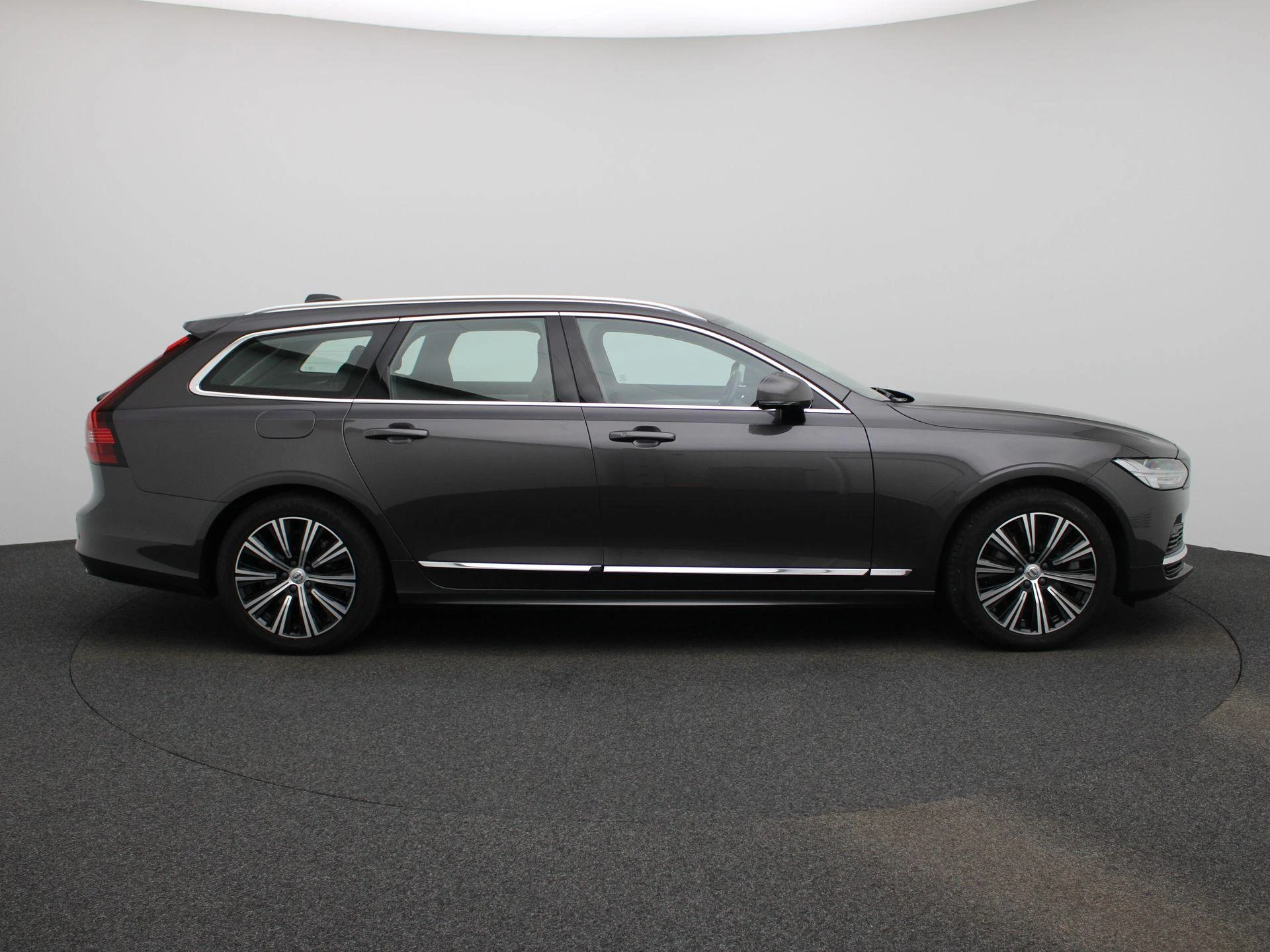 Volvo-V90-image-5