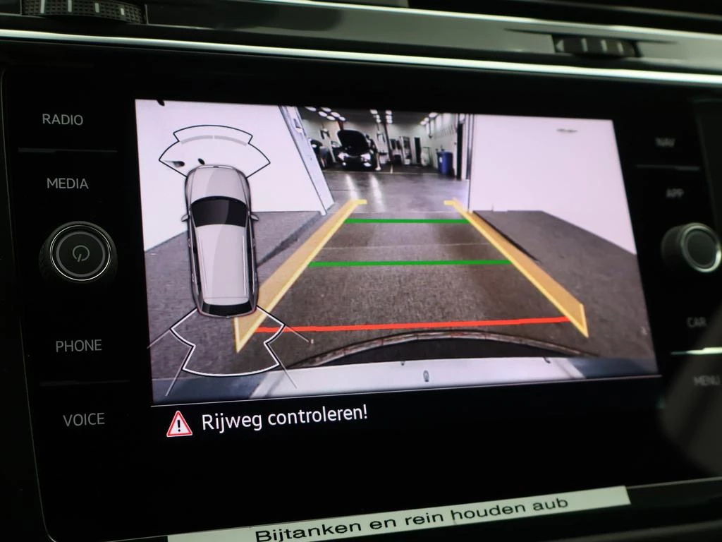 Volkswagen-Tiguan-image-17