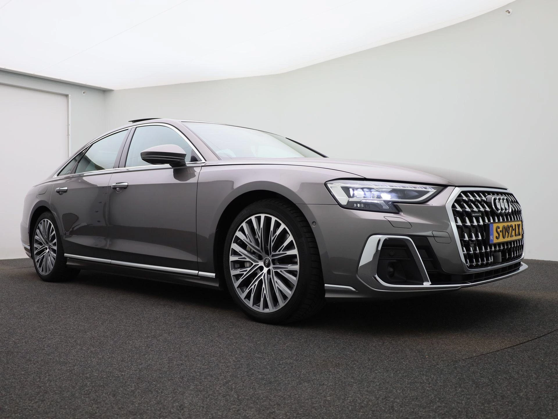Audi A8 60 TFSI e quattro