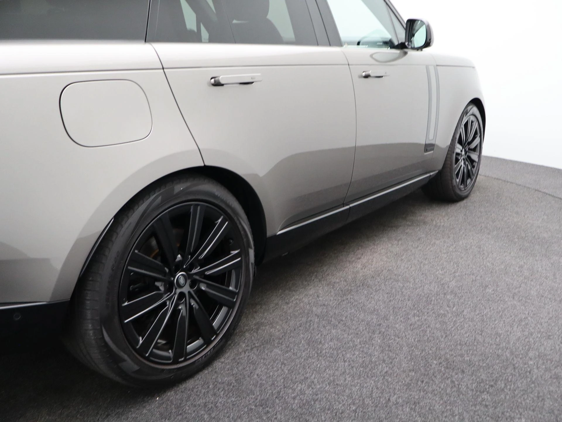 Land Rover-Range Rover-image-46