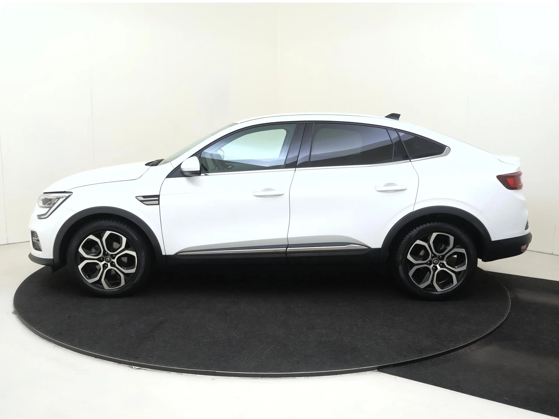 Renault Arkana 1.6 E-Tech 145 FULL-Hybrid Techno