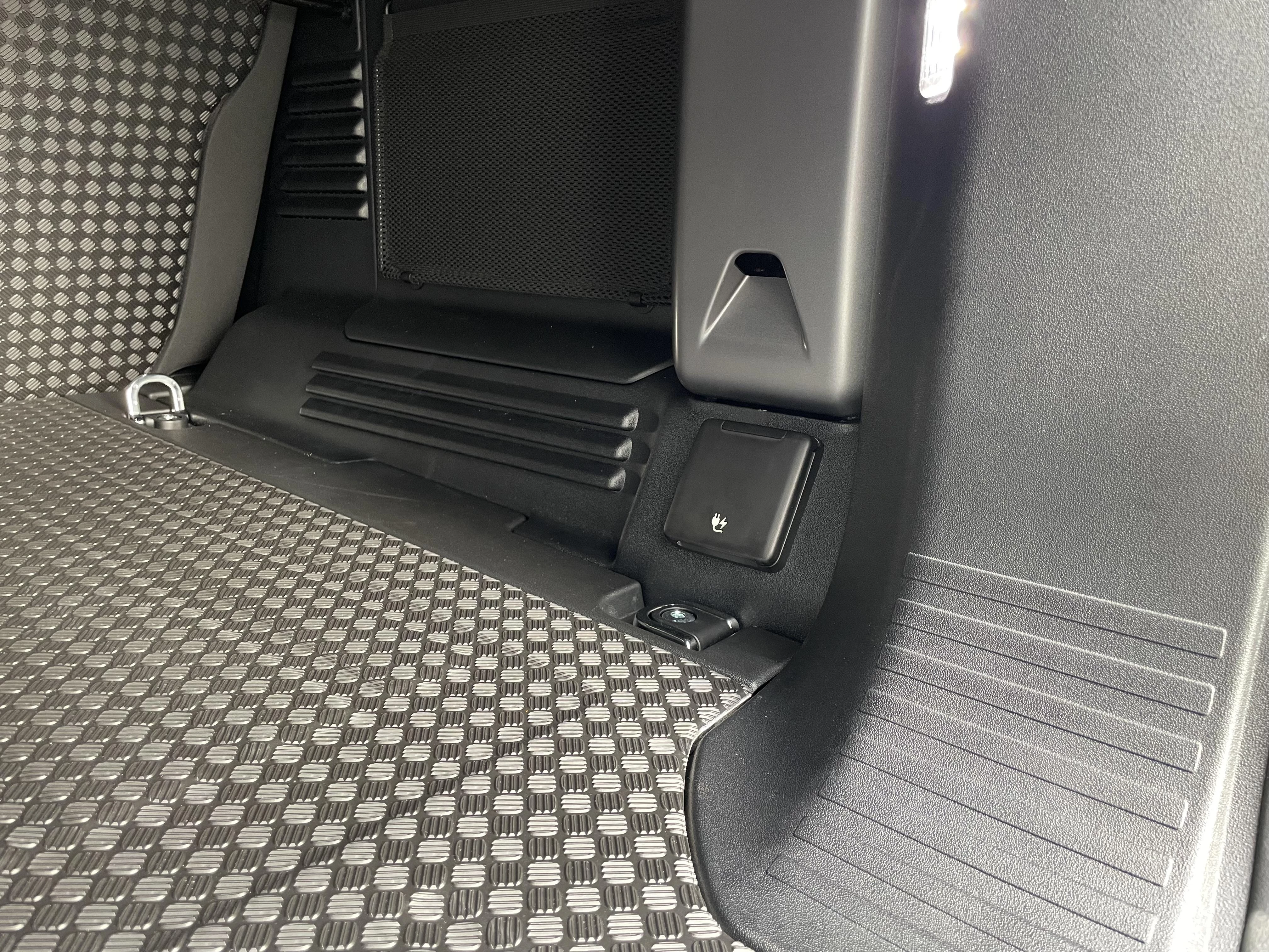 Land Rover Defender 110 D200 S Demo