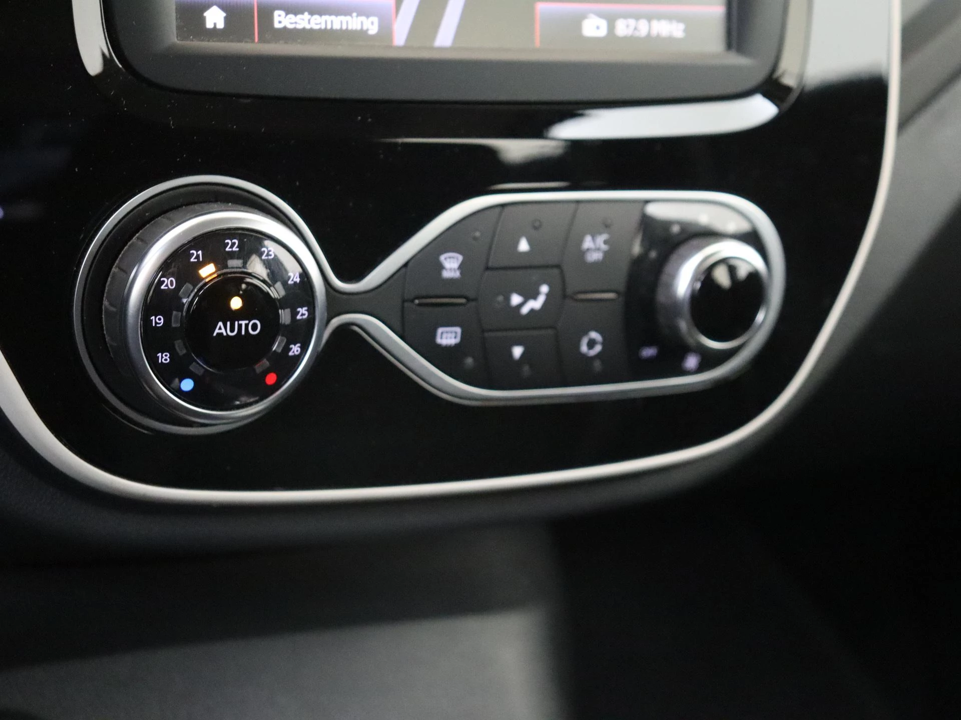 Renault-Captur-image-21