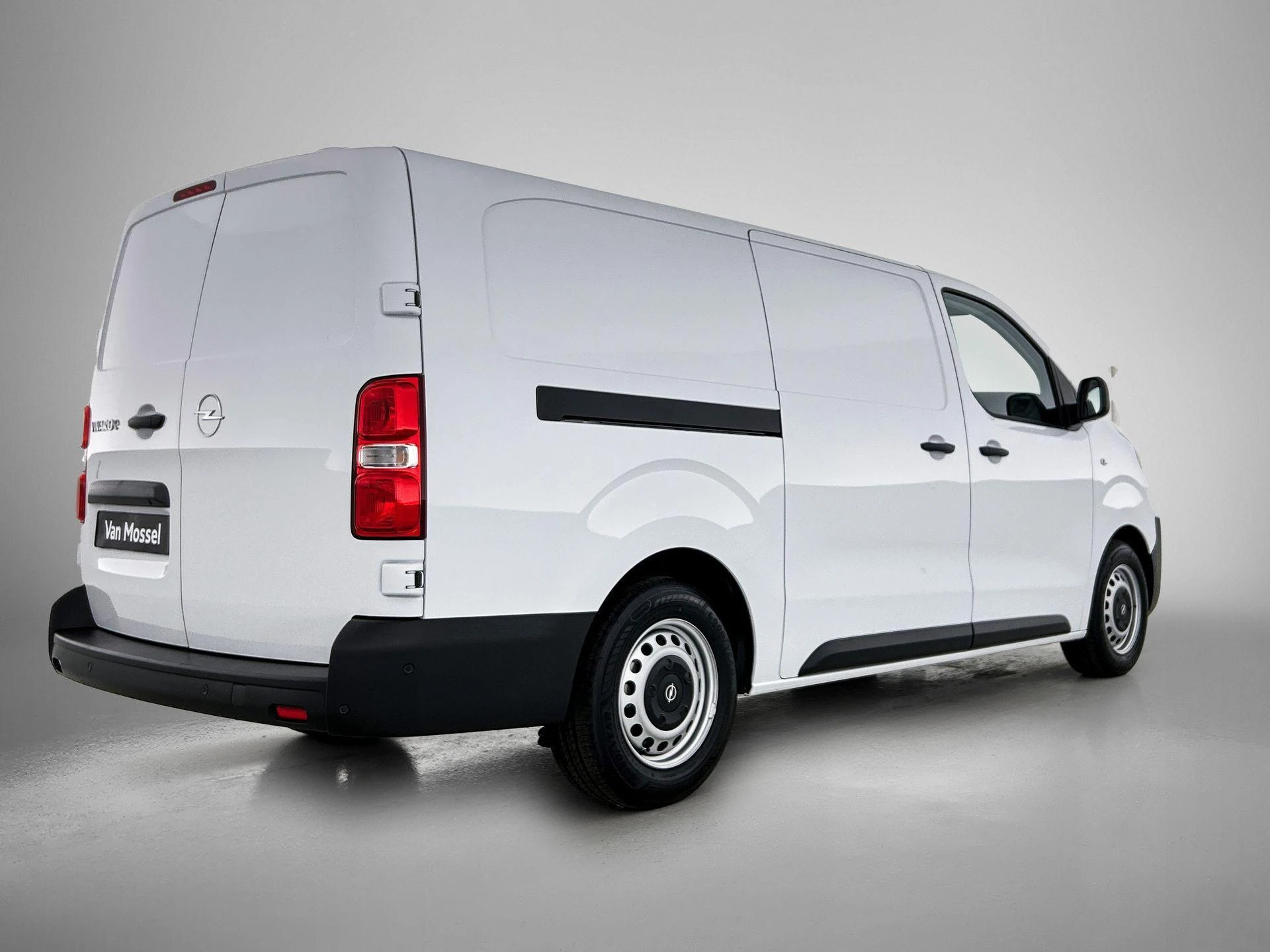 Opel-Vivaro-image-1