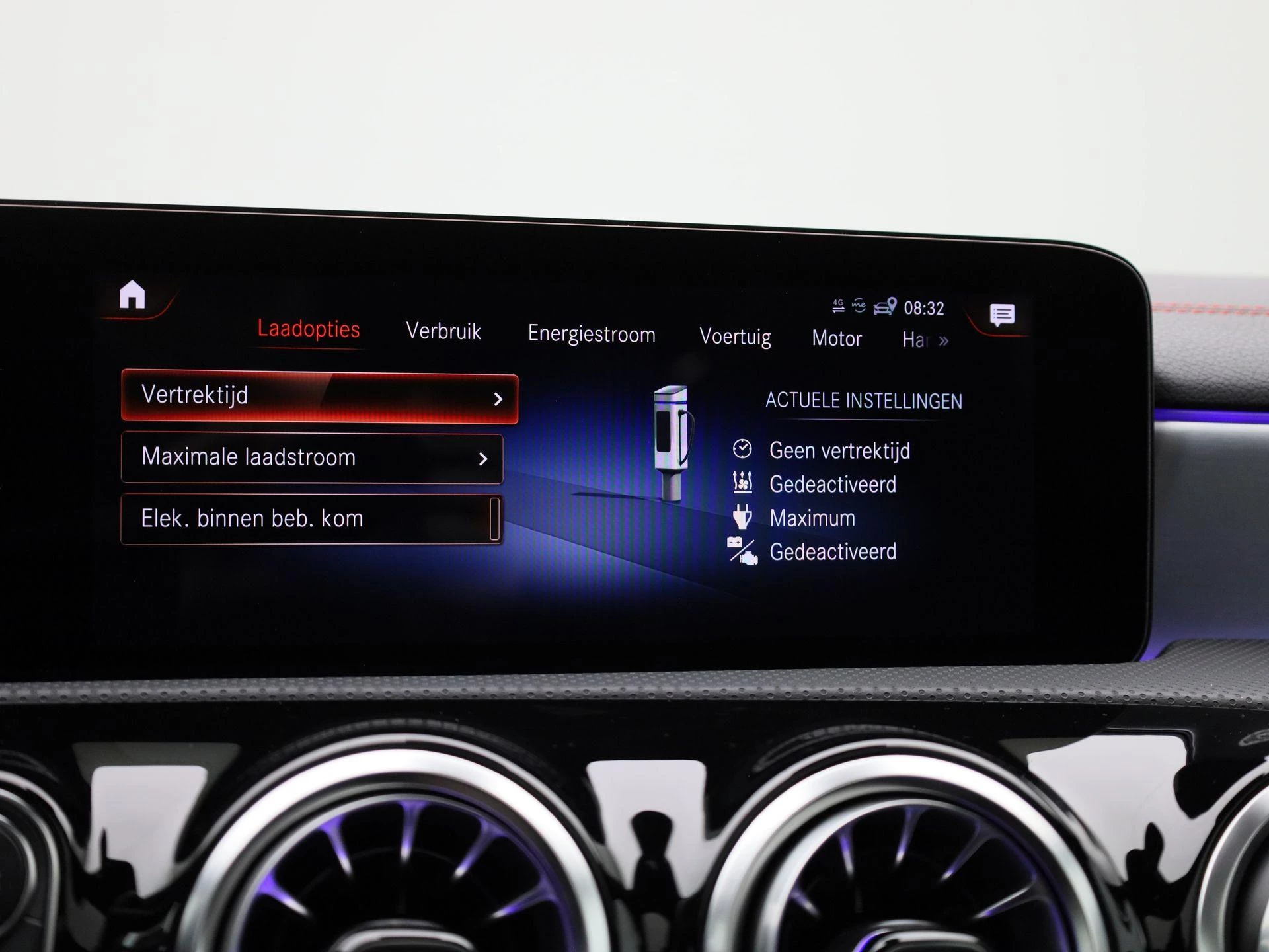 Mercedes-Benz-CLA-image-28