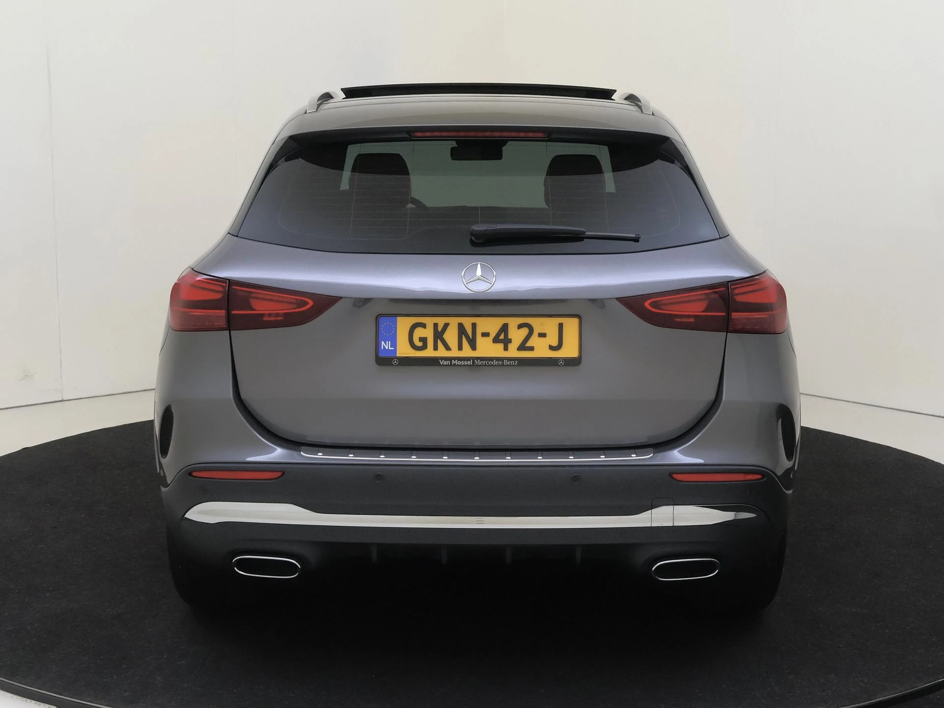 Mercedes-Benz-GLA-image-6