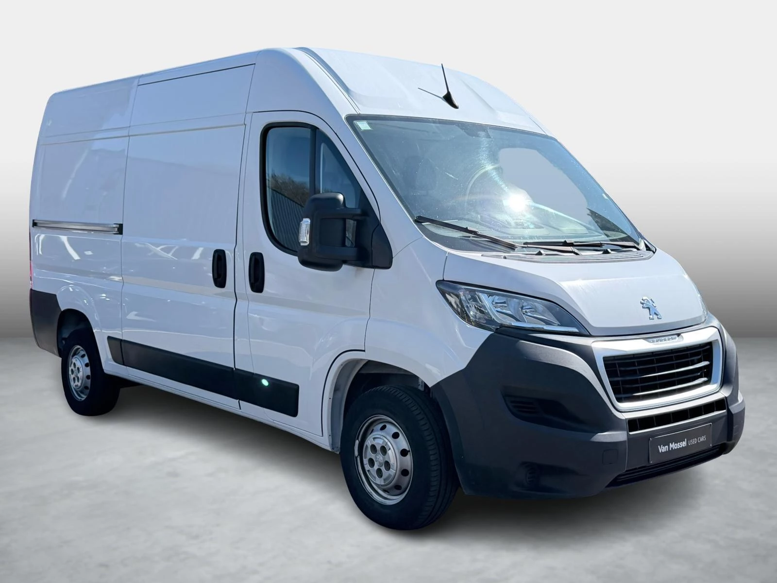 Peugeot Boxer 330 2.2 BlueHDi 140 L2H2 Pro