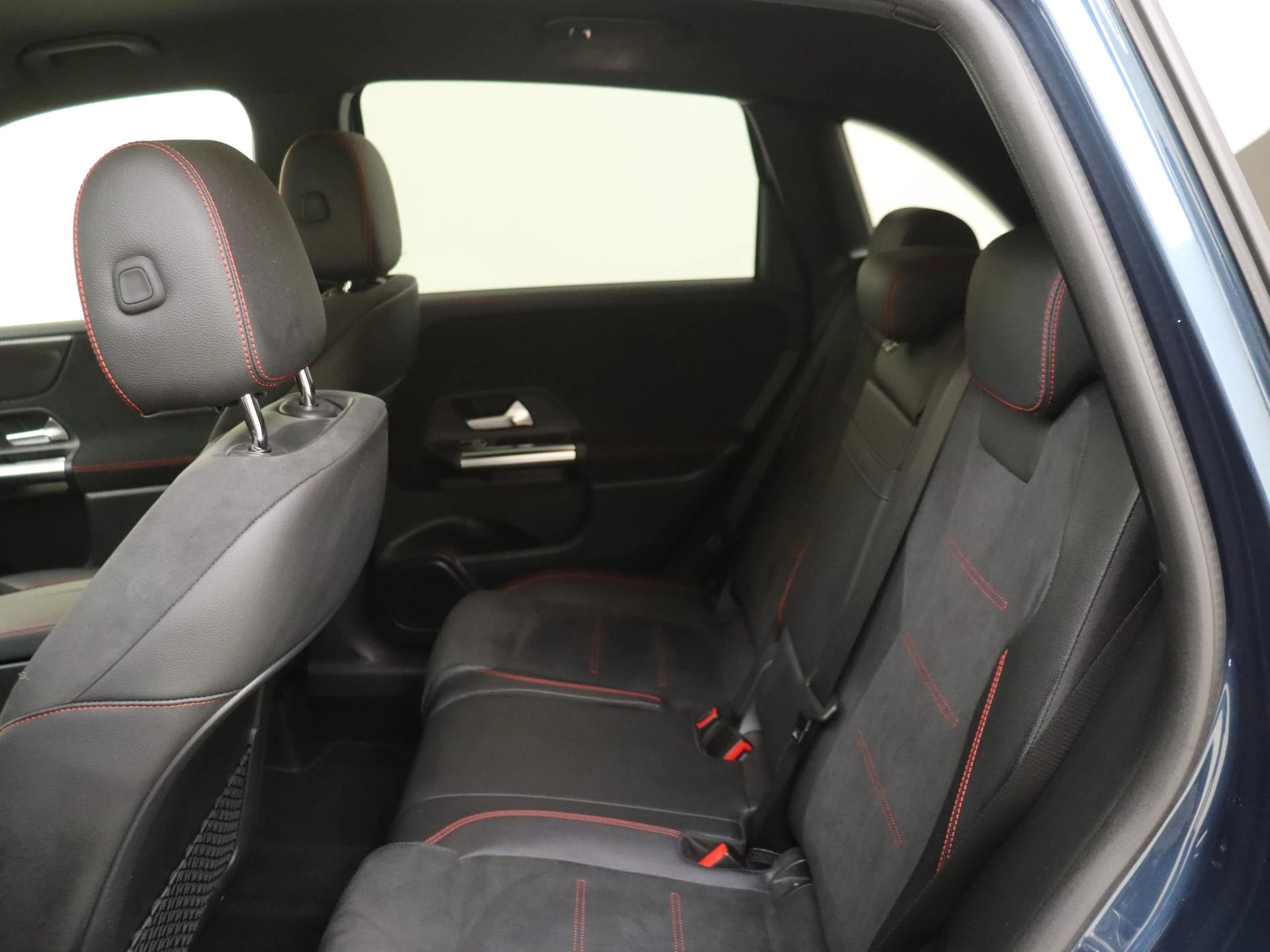 Mercedes-Benz-B-Klasse-image-15
