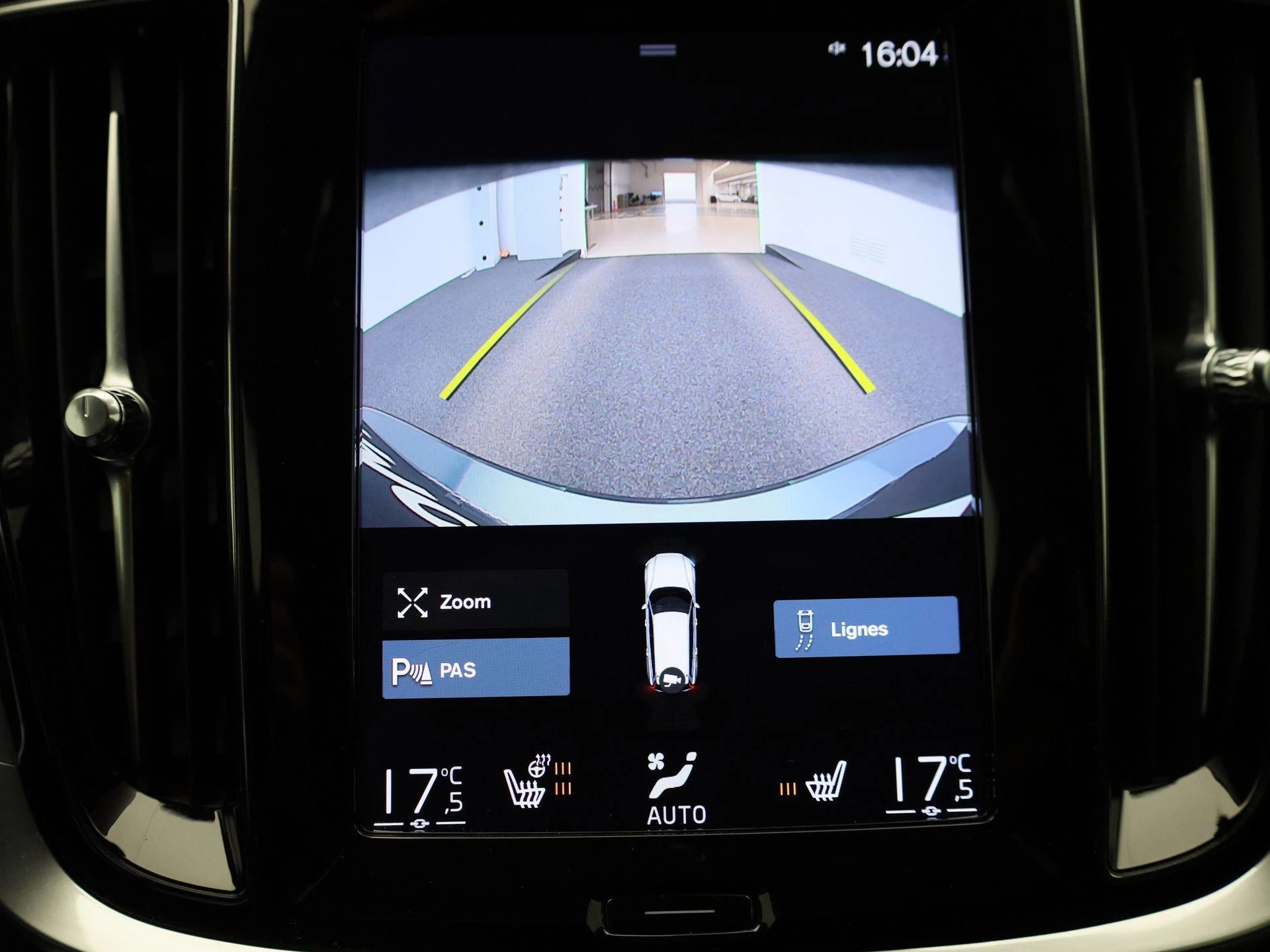 Volvo V60 B3 DCT Momentum Pro