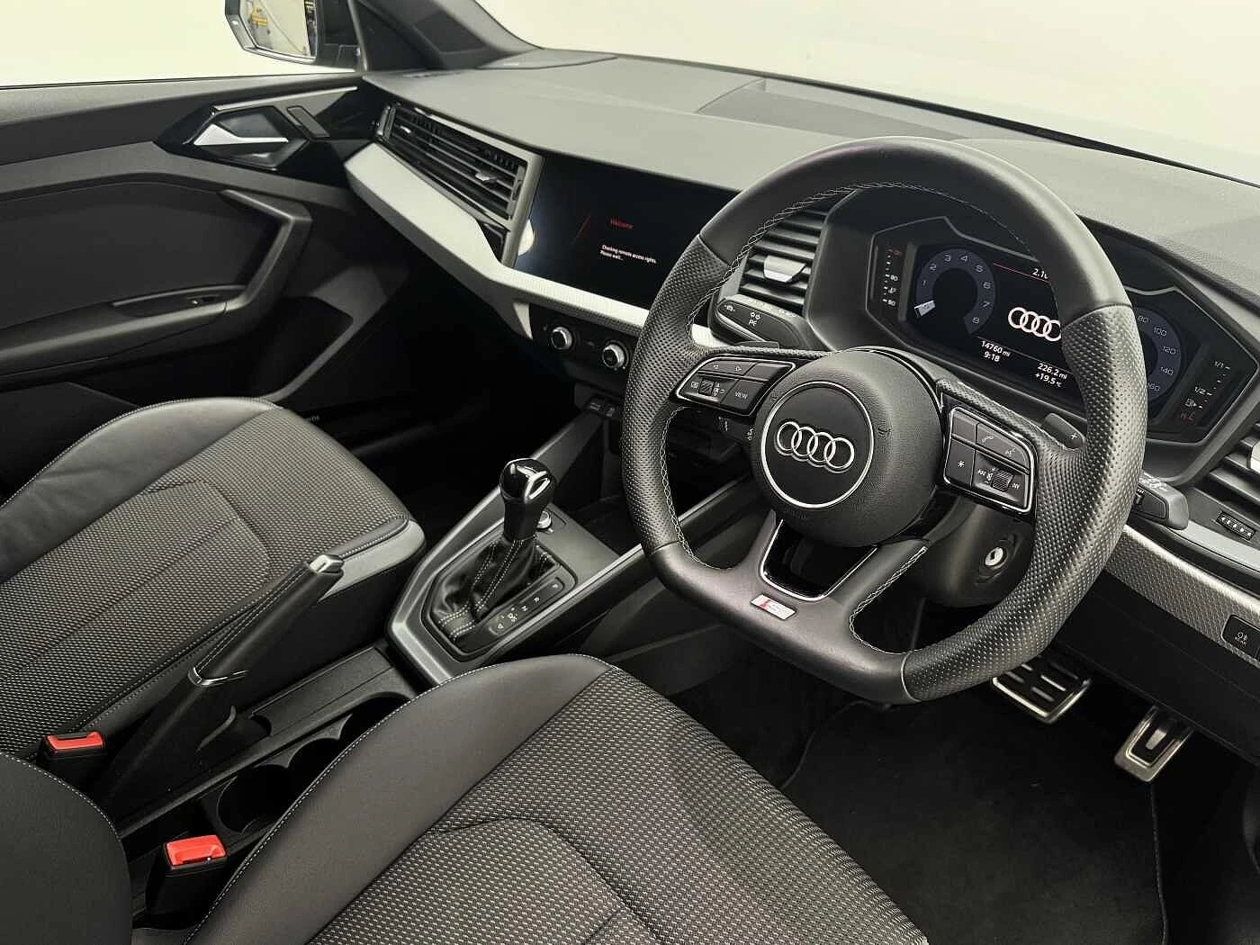Audi-A1 Sportback-image-5