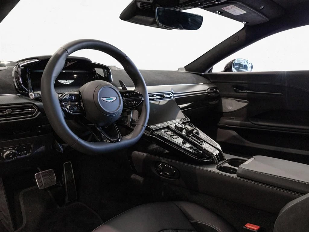 Aston Martin-V8 Vantage-image-3