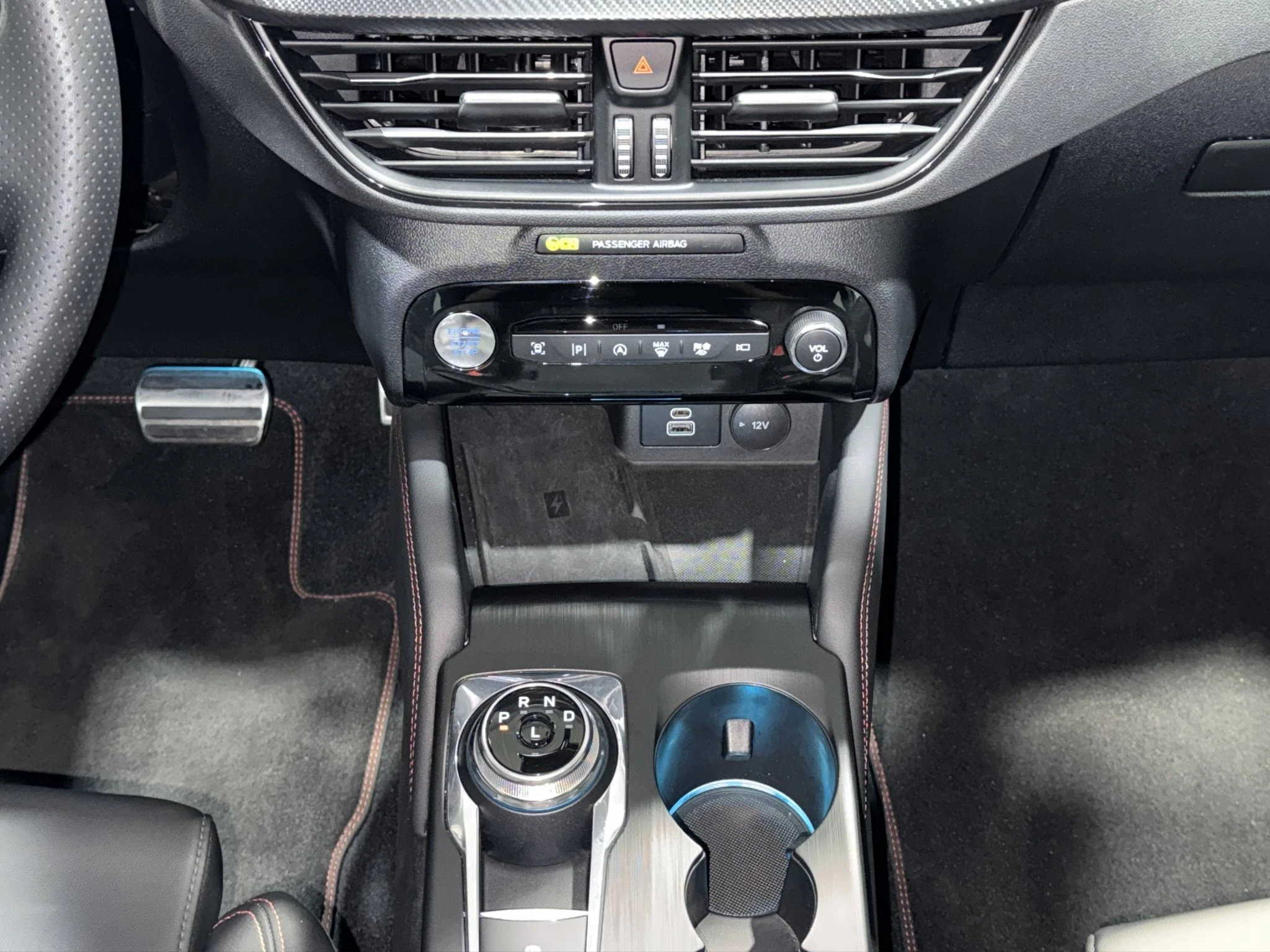 Ford-Kuga-image-12