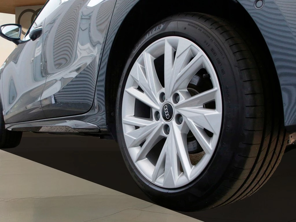 Audi A3 Sportback 40 TFSI e S line 18"|NAVI+VC|PANO|SHZ|