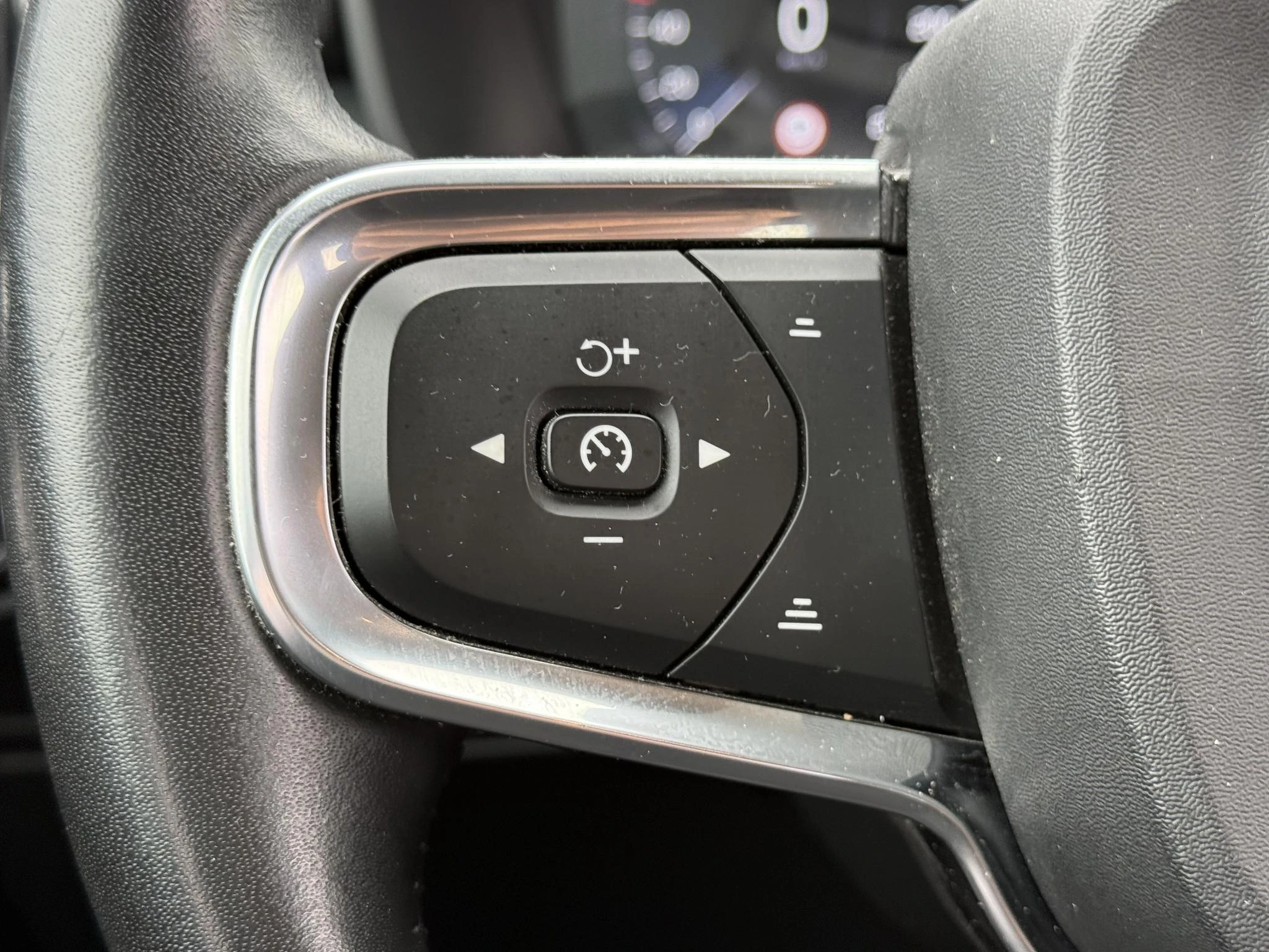 Volvo-XC40-image-22