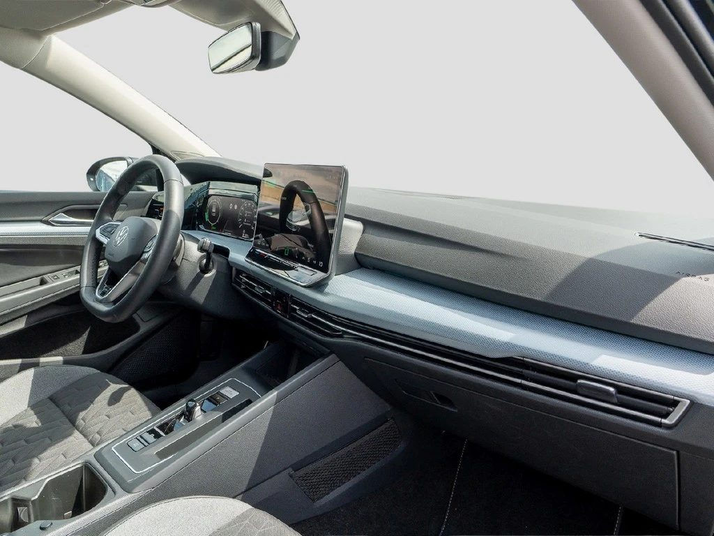 Volkswagen-Golf-image-7