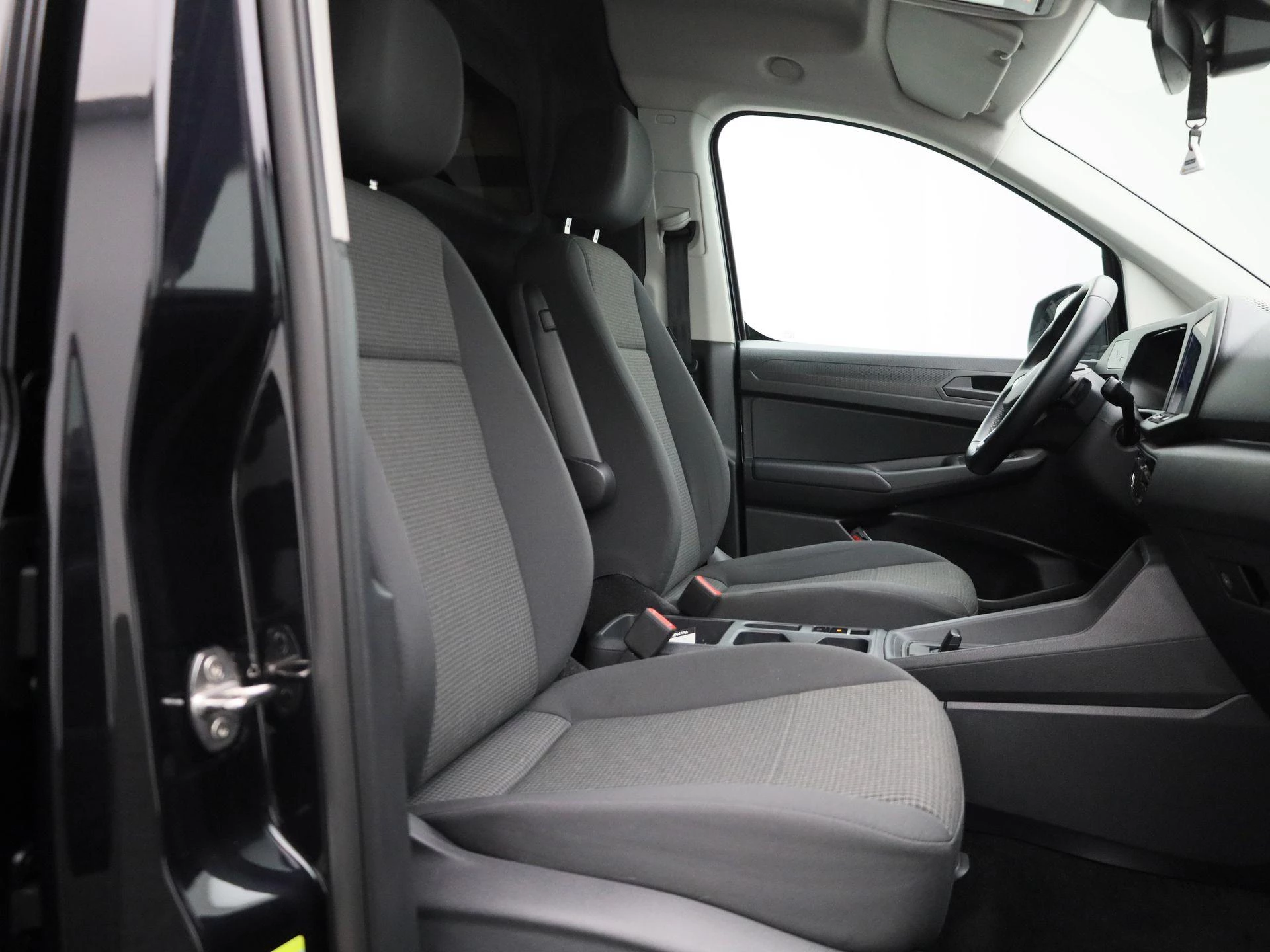 Volkswagen-Caddy-image-34