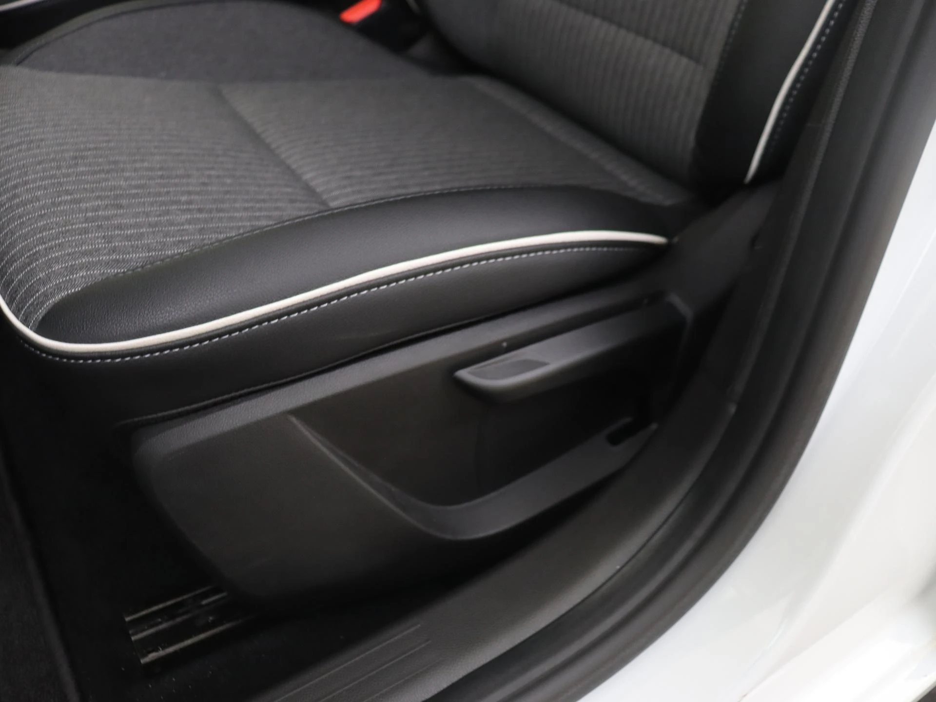 Renault-Clio-image-25