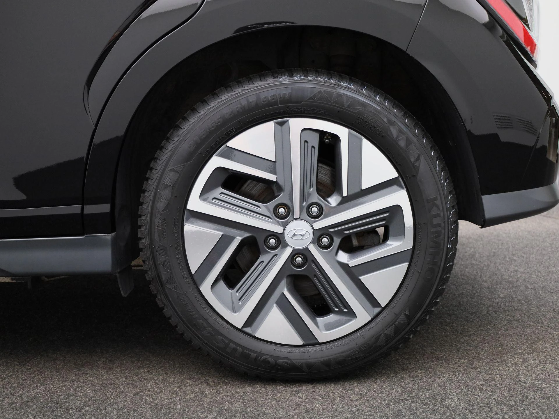 Hyundai-Kona-image-15
