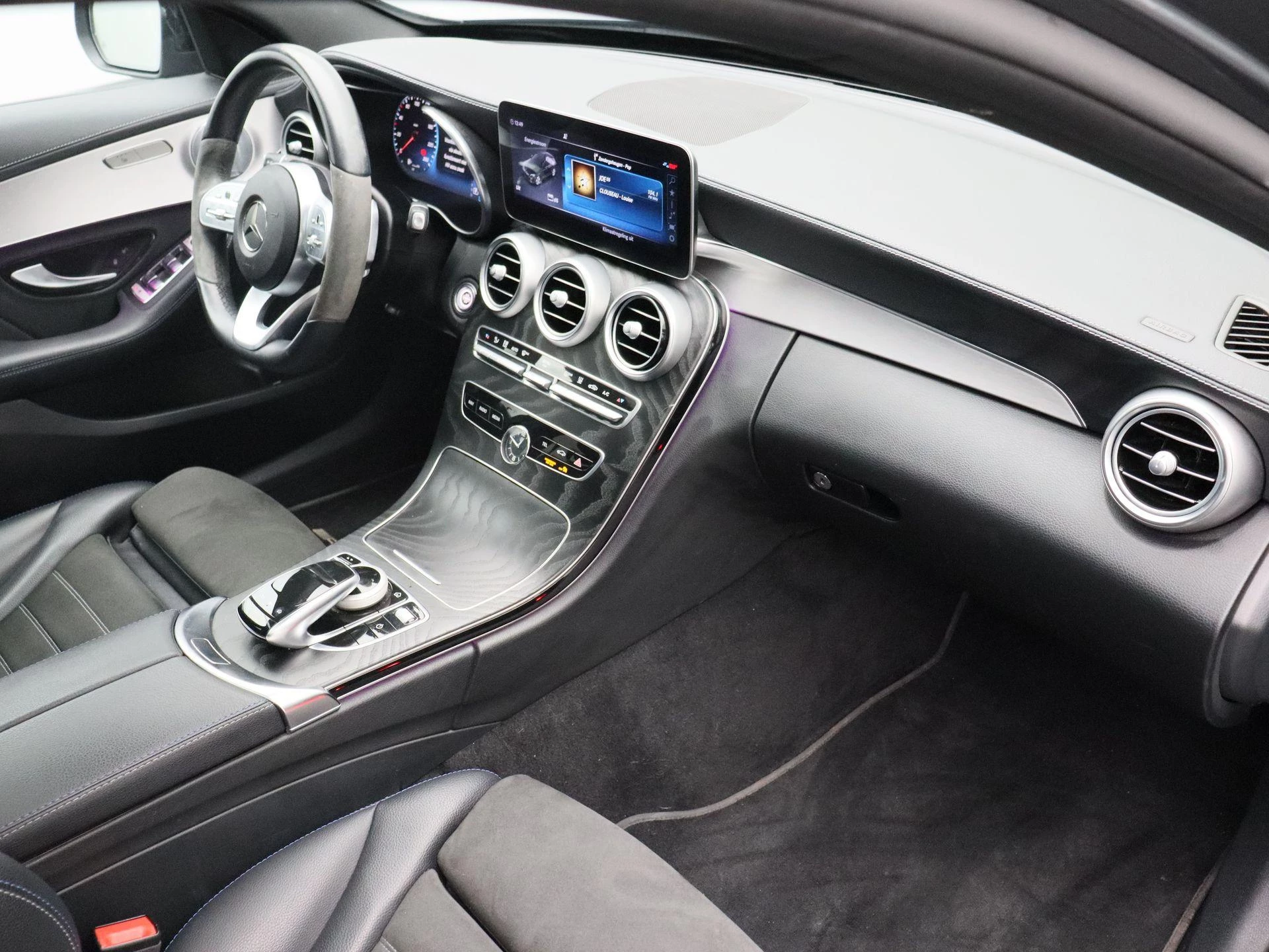 Mercedes-Benz-C-Klasse-image-14