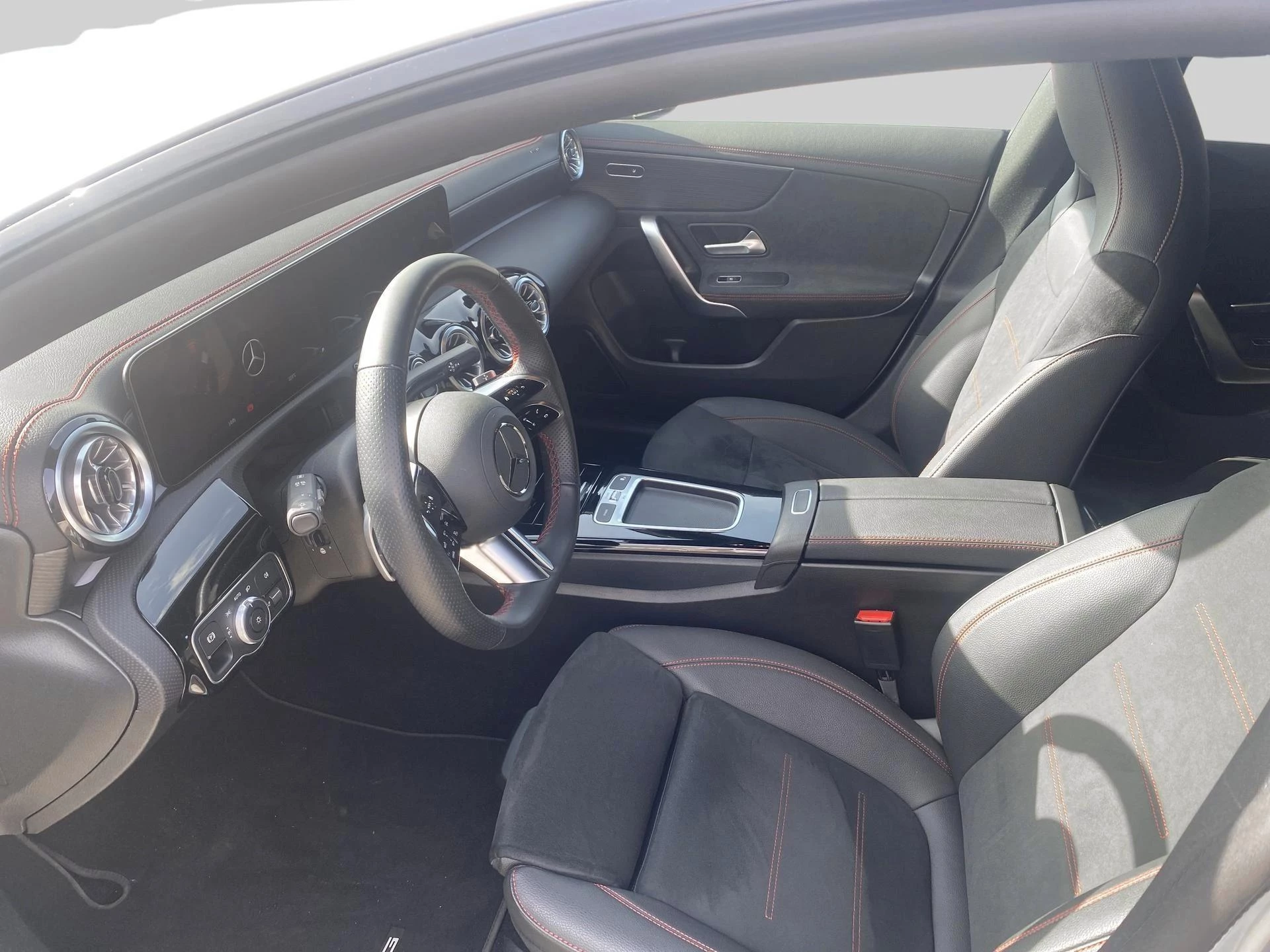 Mercedes-Benz-CLA-image-7