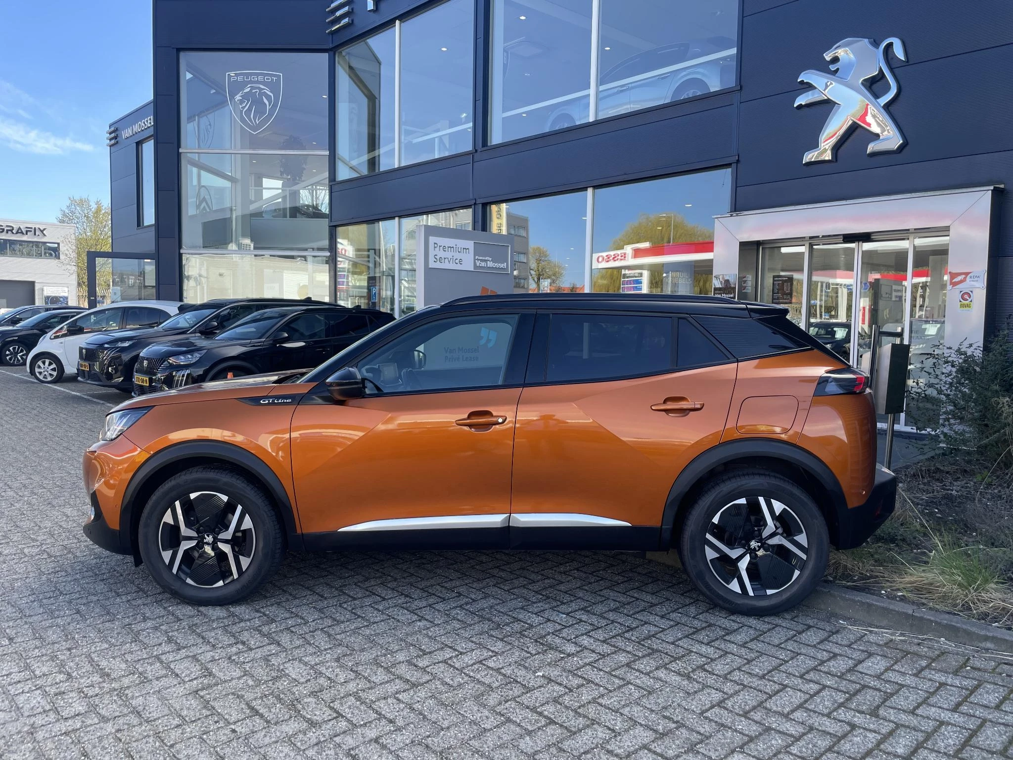 Peugeot-2008-image-2