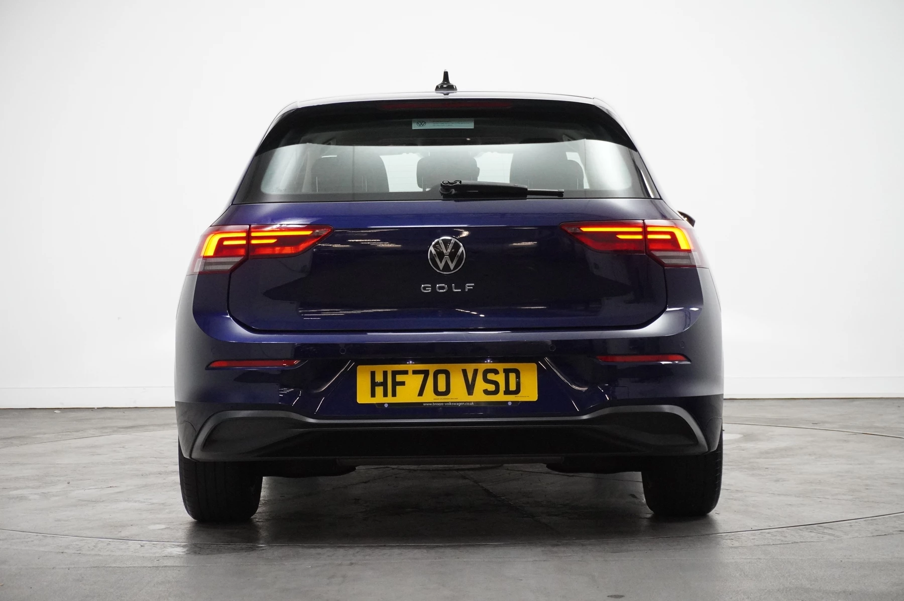 Volkswagen-Golf-image-18