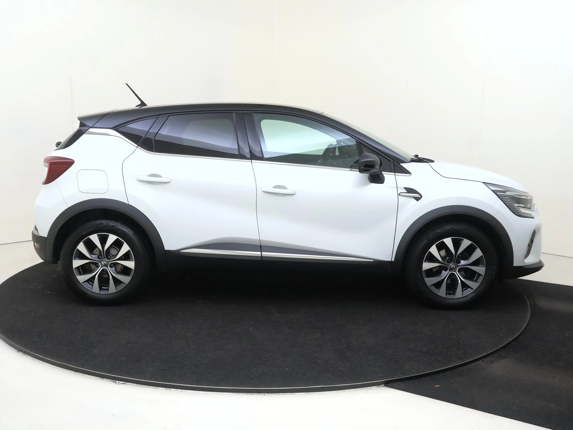 Renault-Captur-image-8