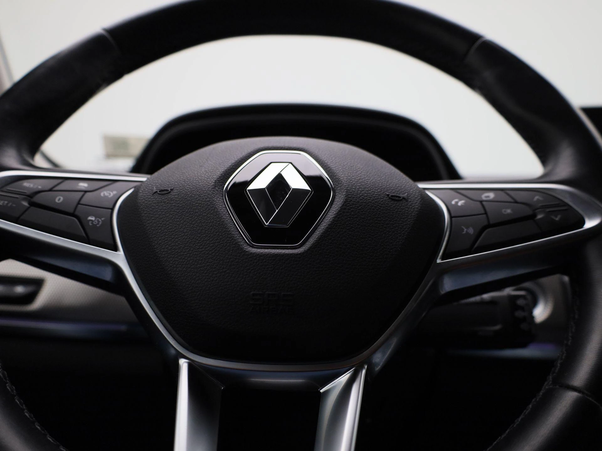 Renault-Arkana-image-25