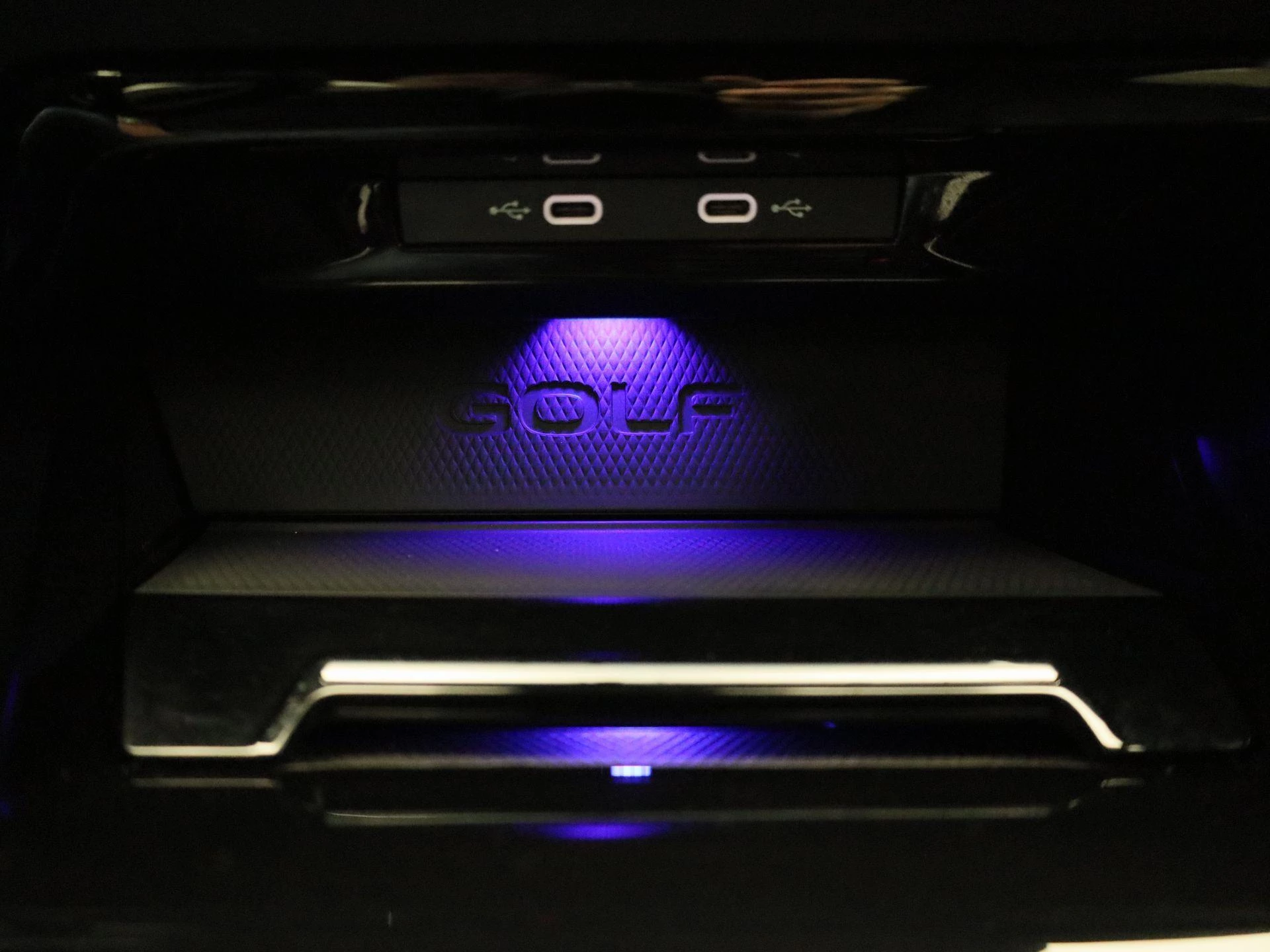 Volkswagen-Golf-image-29