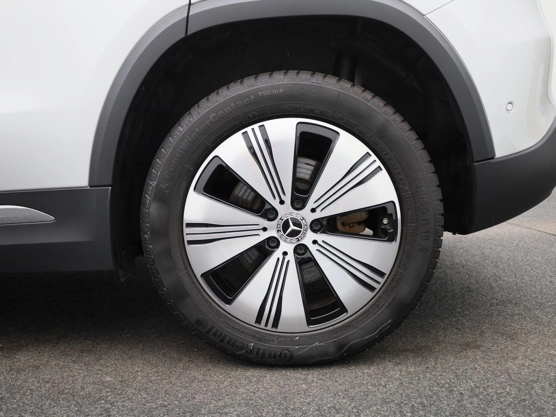 Mercedes-Benz-EQA-image-12