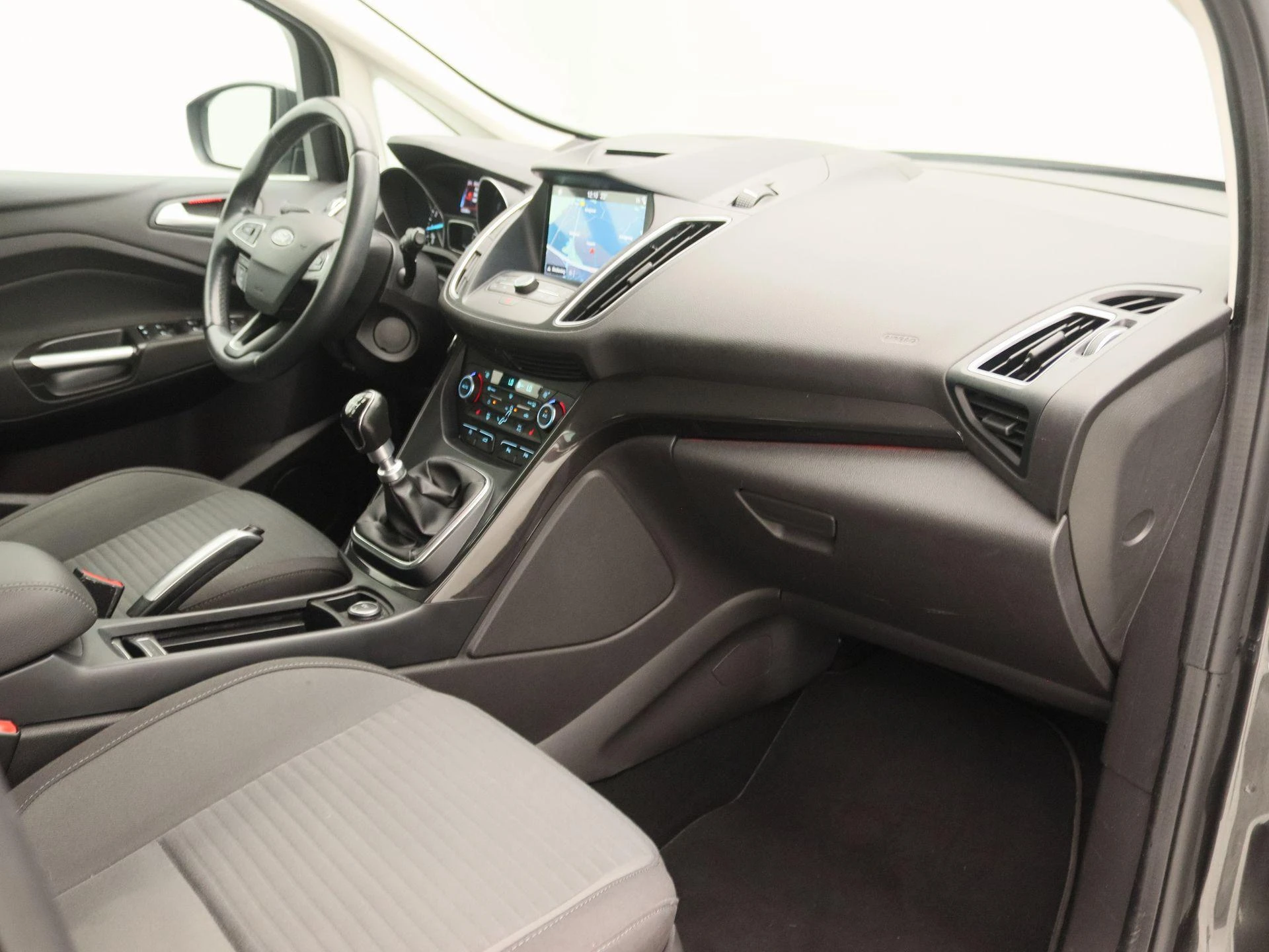 Ford-C-MAX-image-24