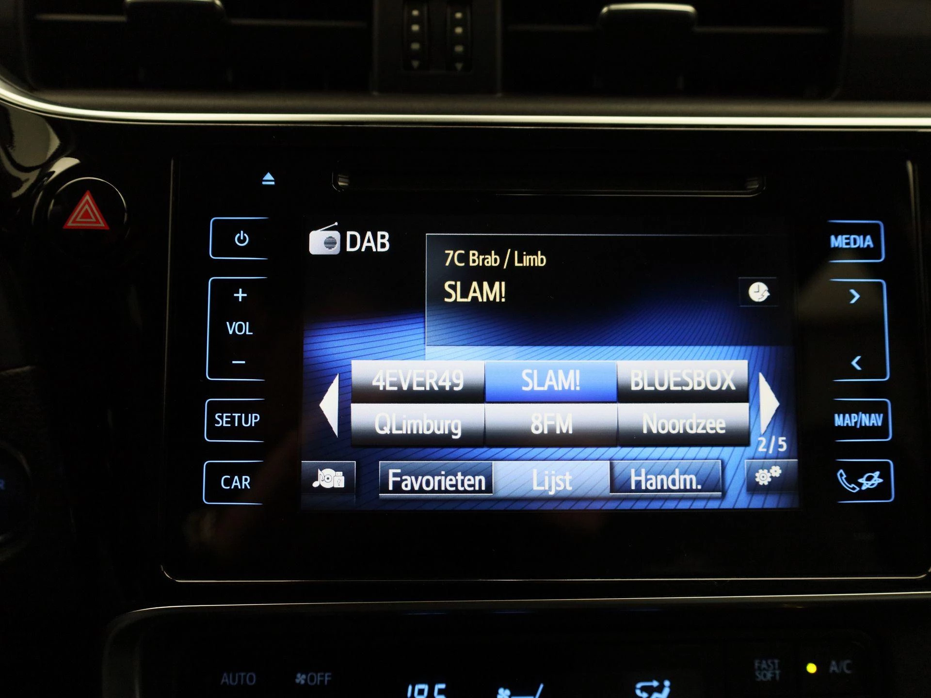 Toyota-Auris-image-21