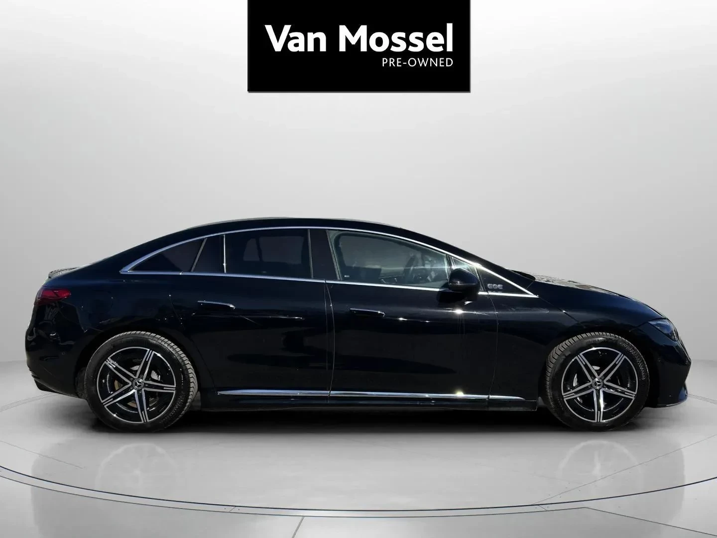 Mercedes-Benz-EQE-image-3