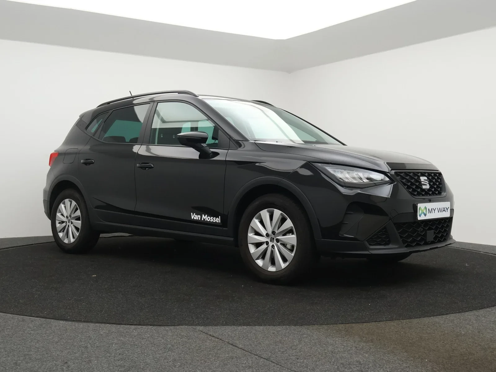 SEAT-Arona-image-3